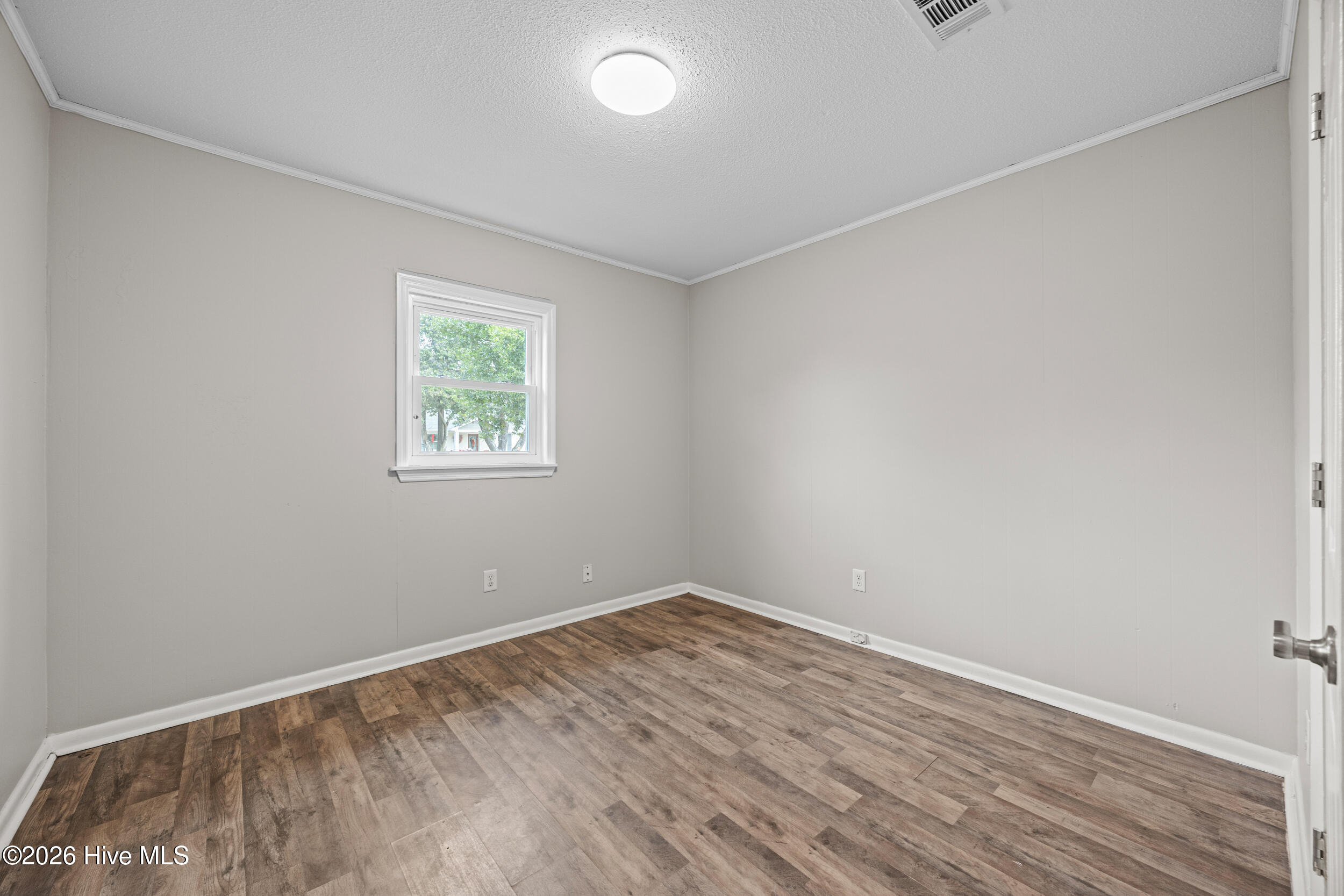 100540773 | Photo 24