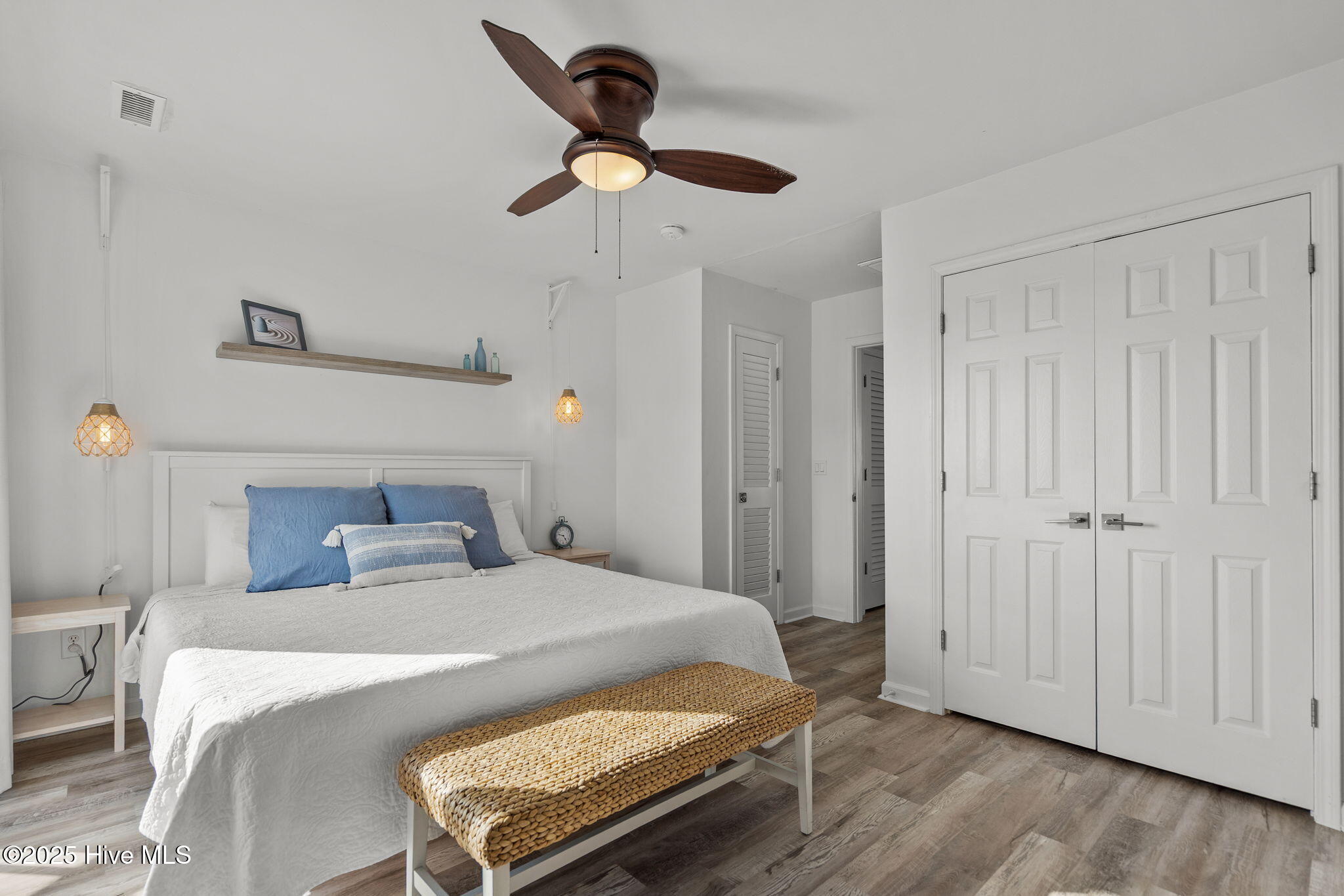 100531812 | Photo 25