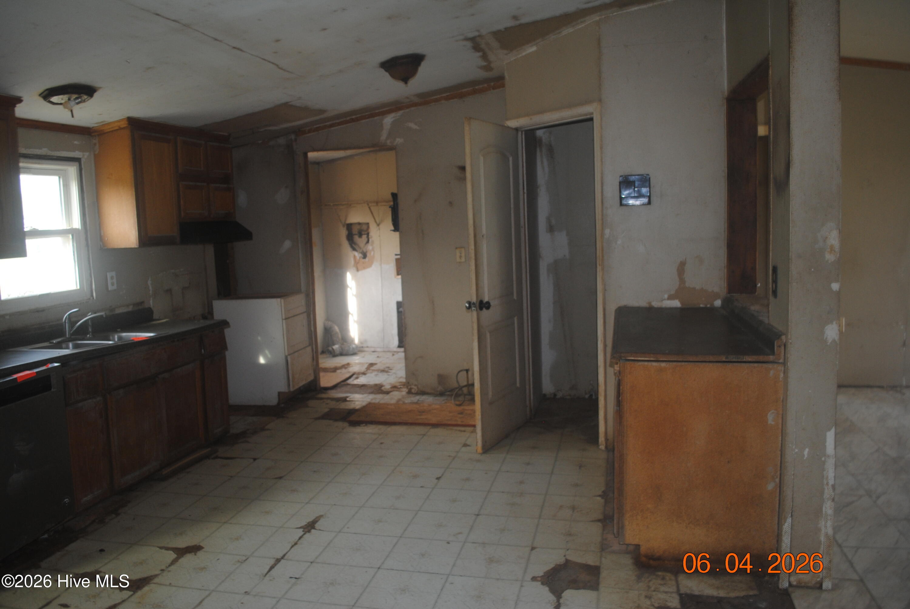 100565148 | Photo 17