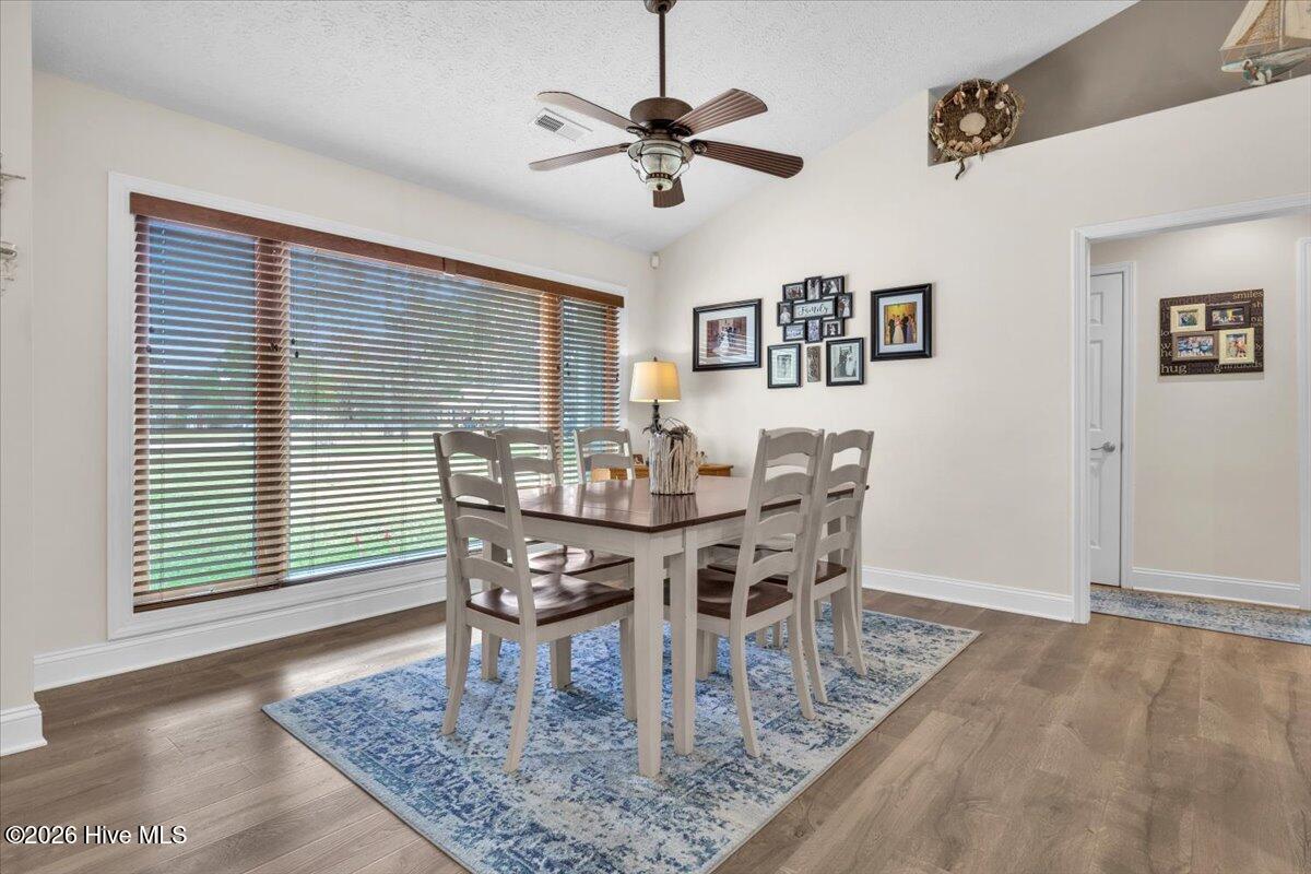 100563011 | Photo 17