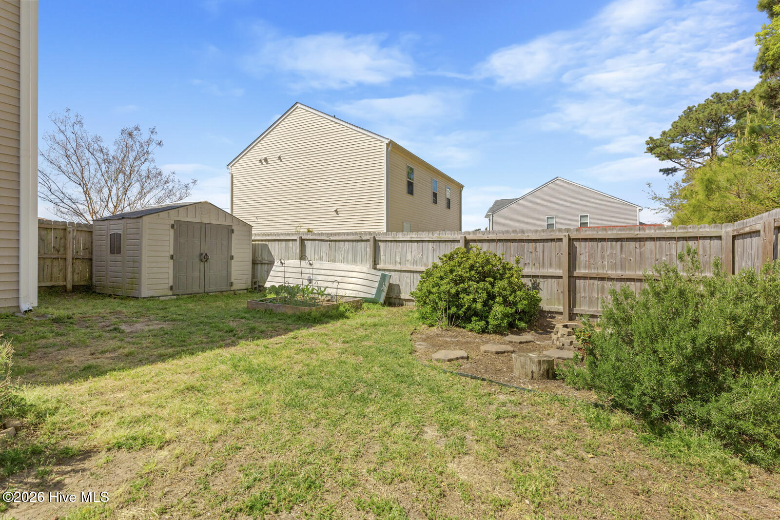 100566319 | Photo 37