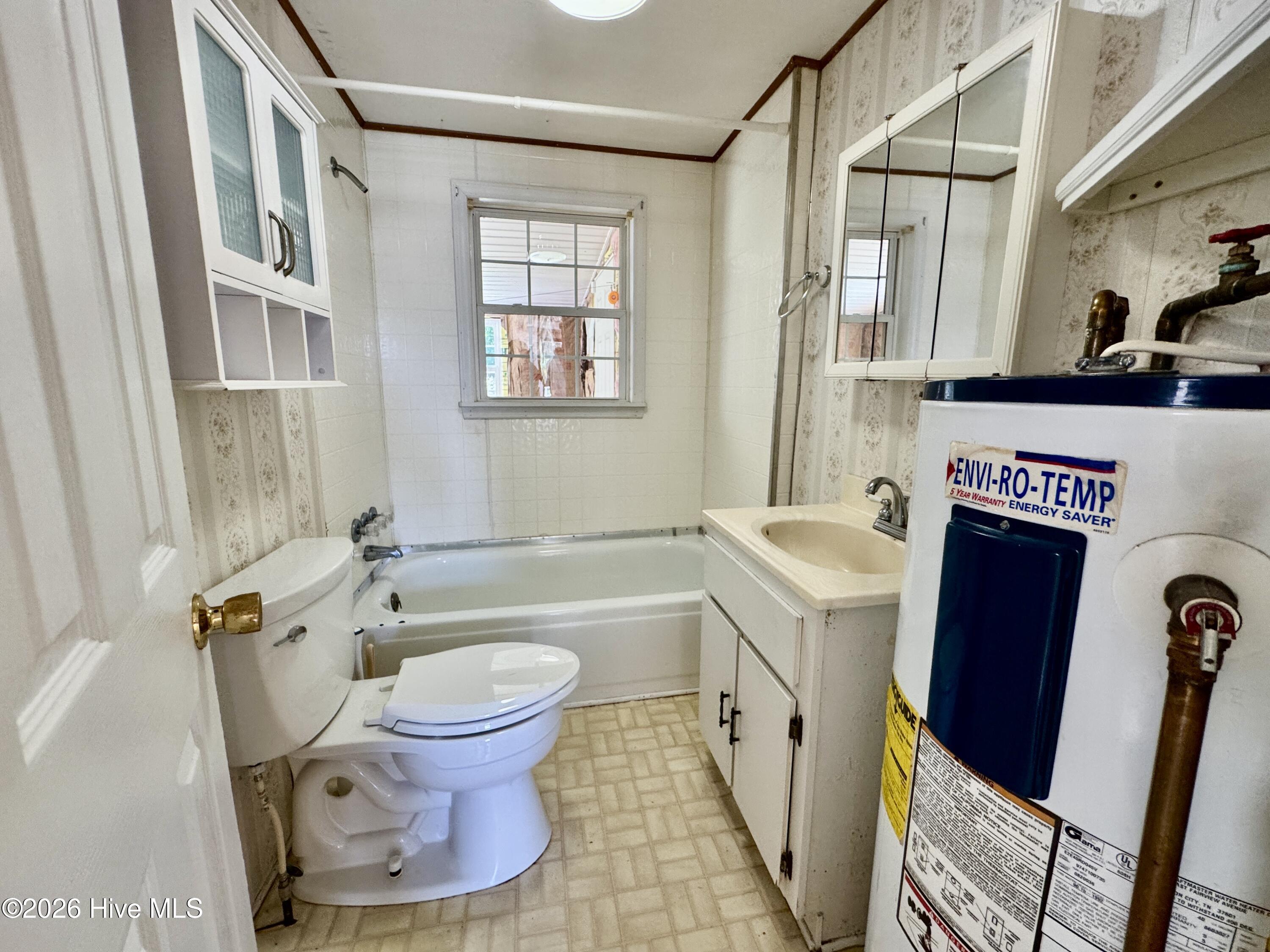 100592266 | Photo 13