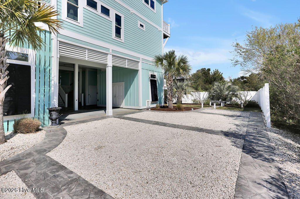 100564206 | Photo 54