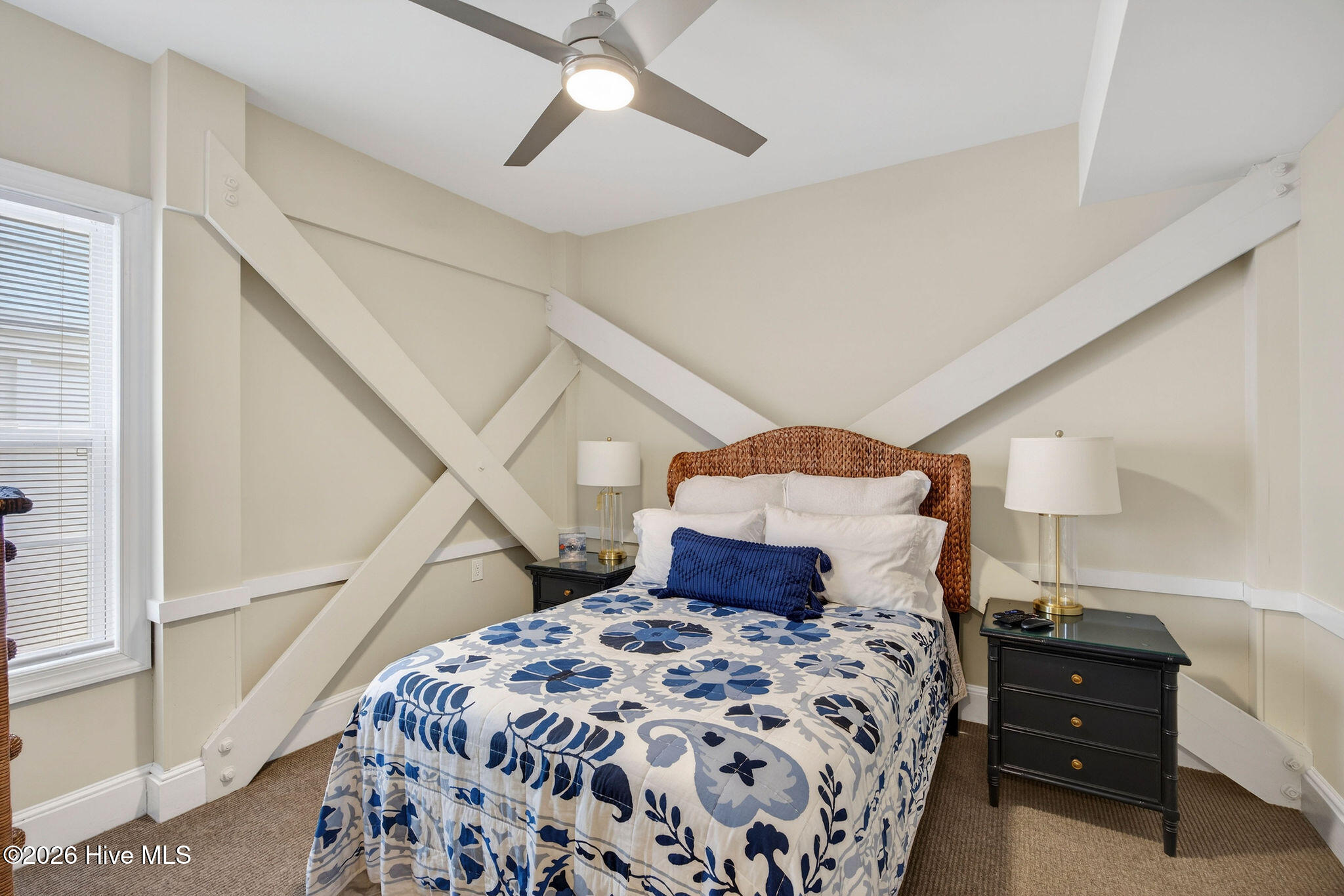 100558611 | Photo 62