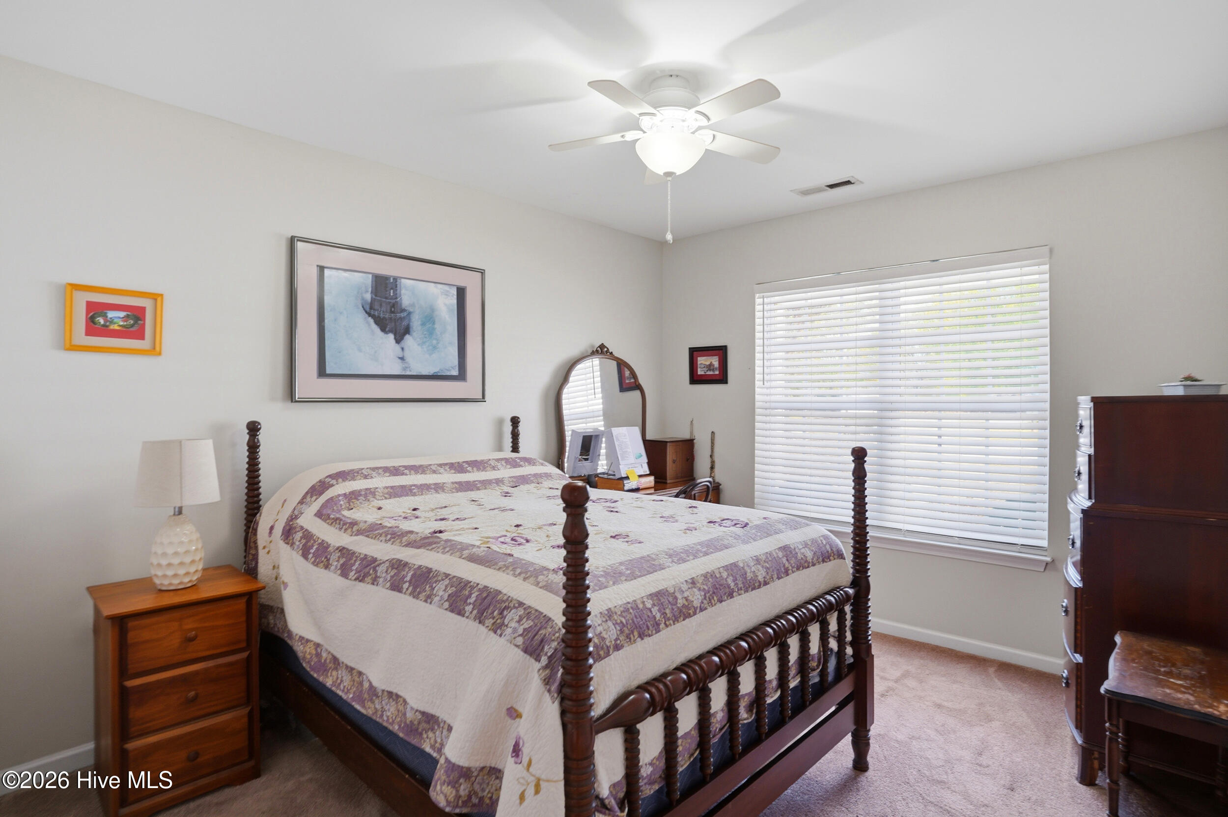 100565868 | Photo 18