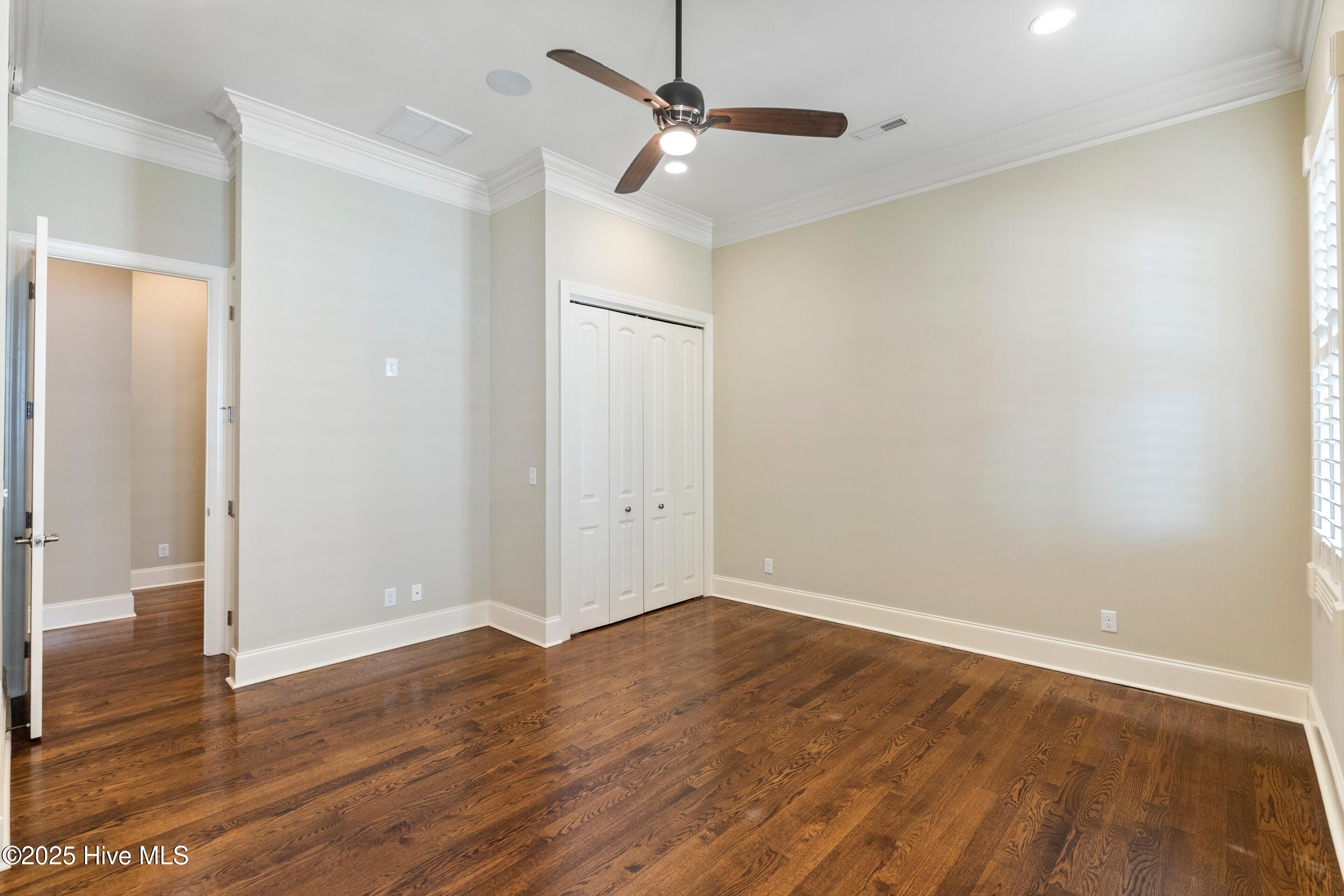 100537551 | Photo 32