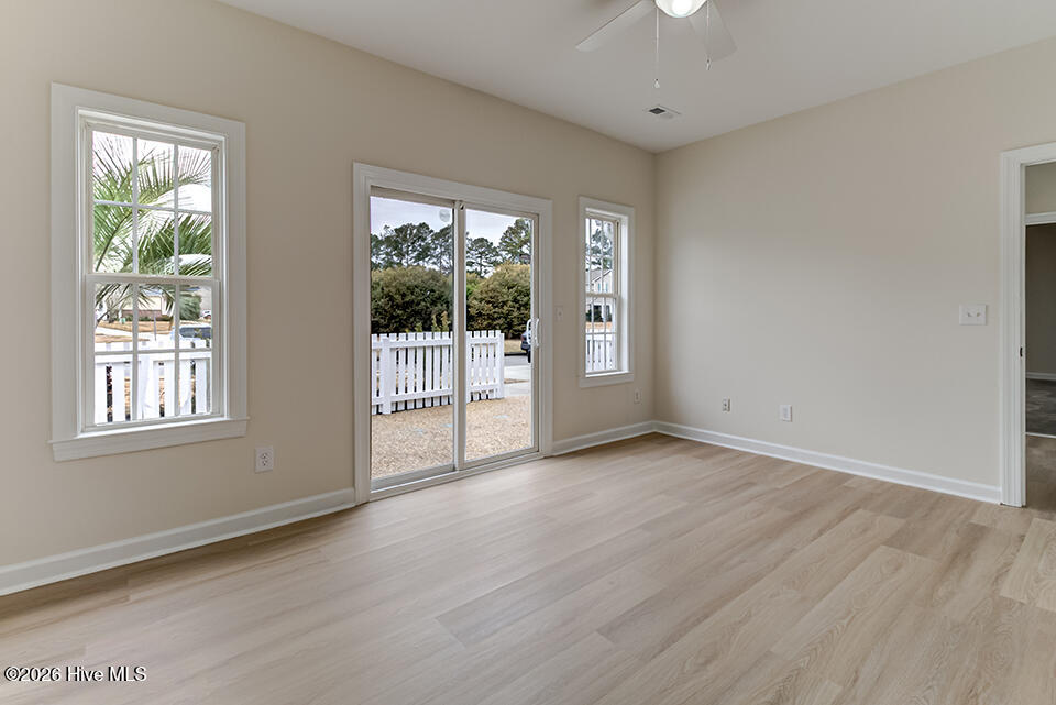 100553045 | Photo 13