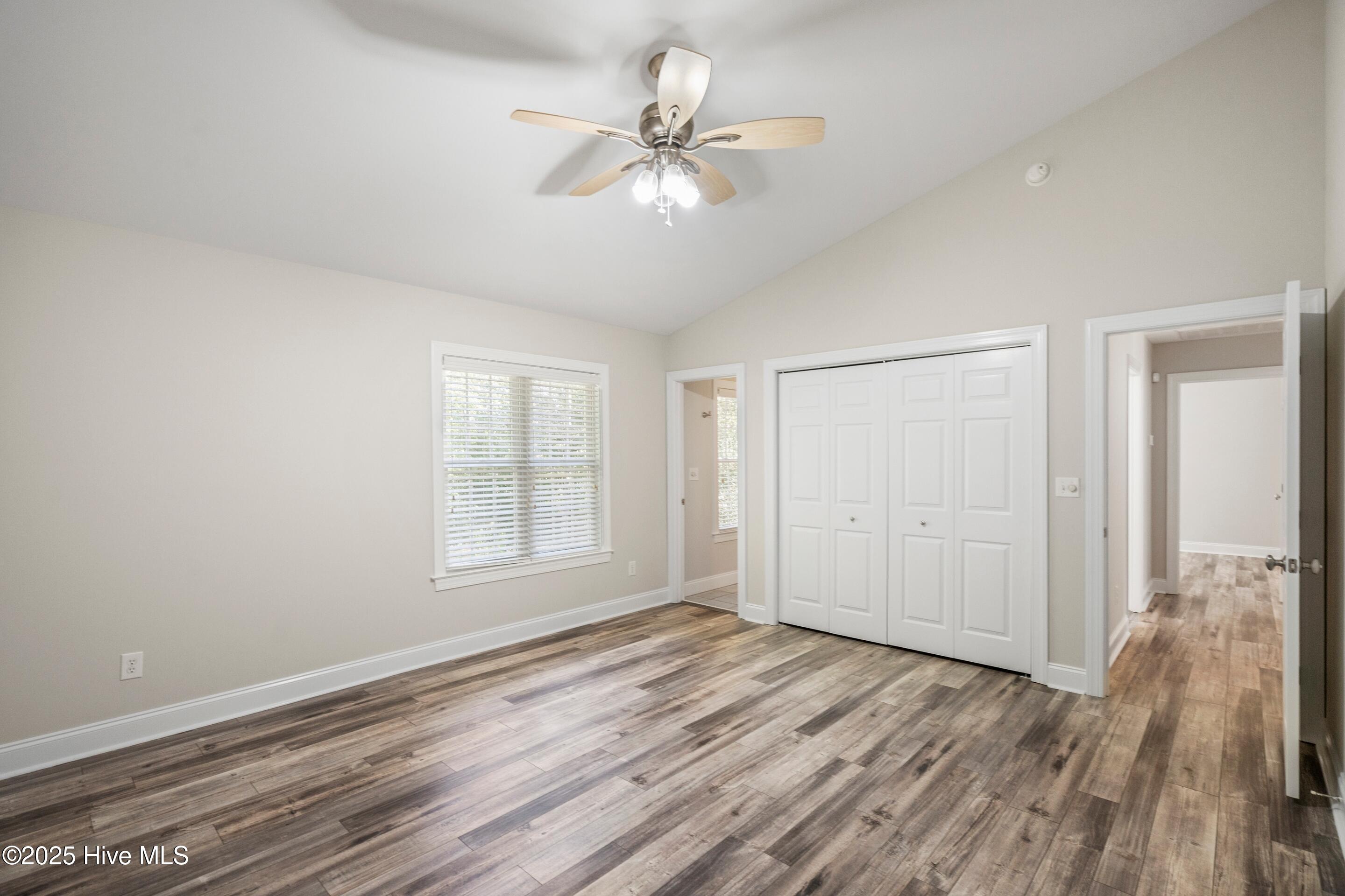 100537413 | Photo 39