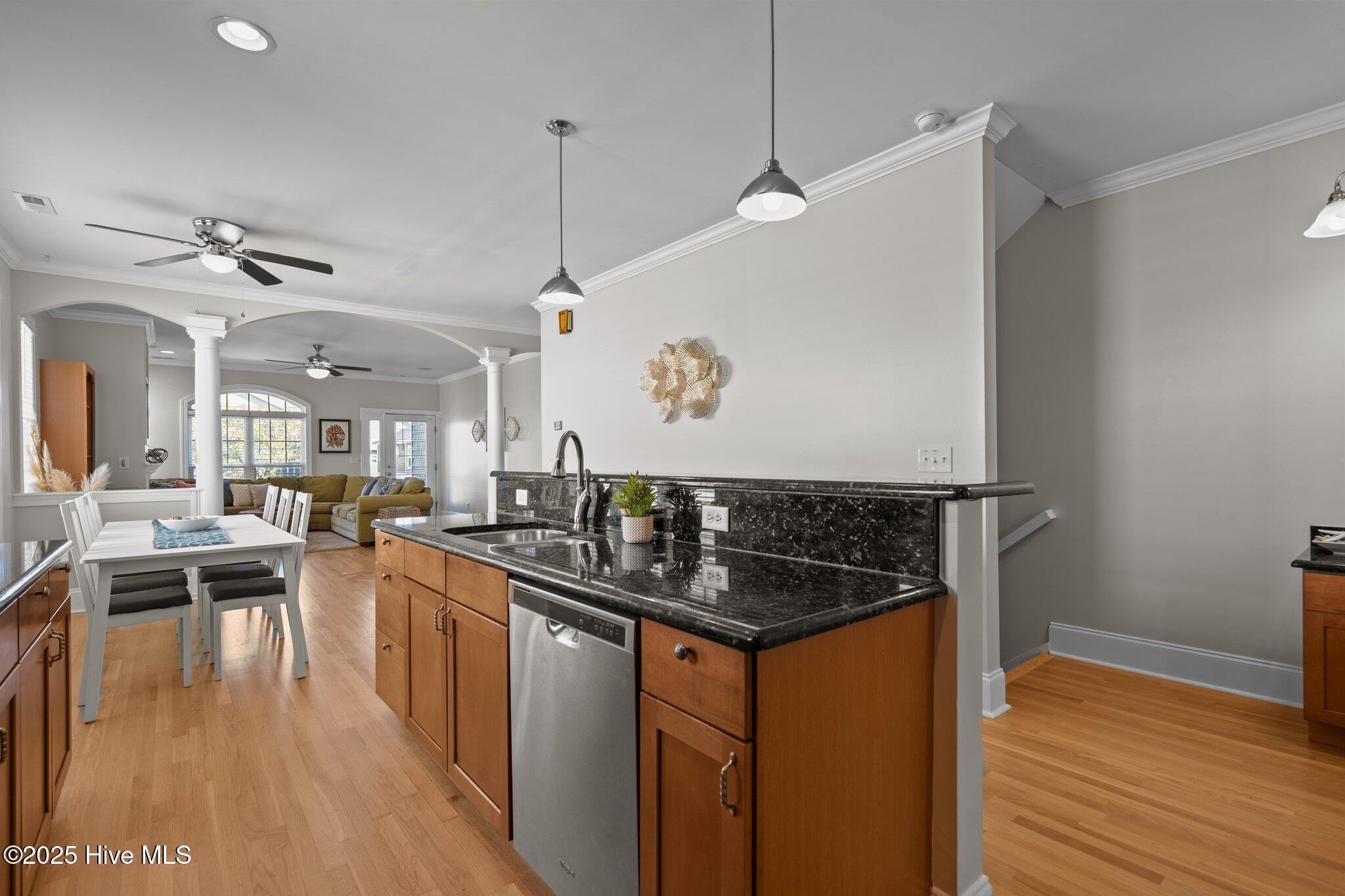 100500957 | Photo 15