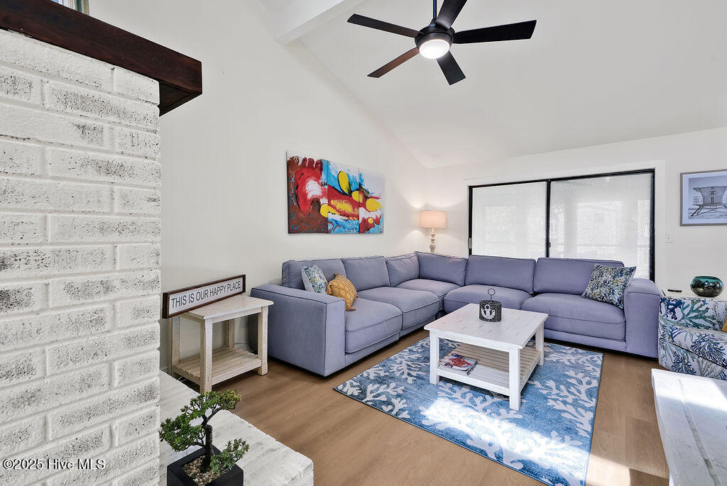 100570405 | Photo 20