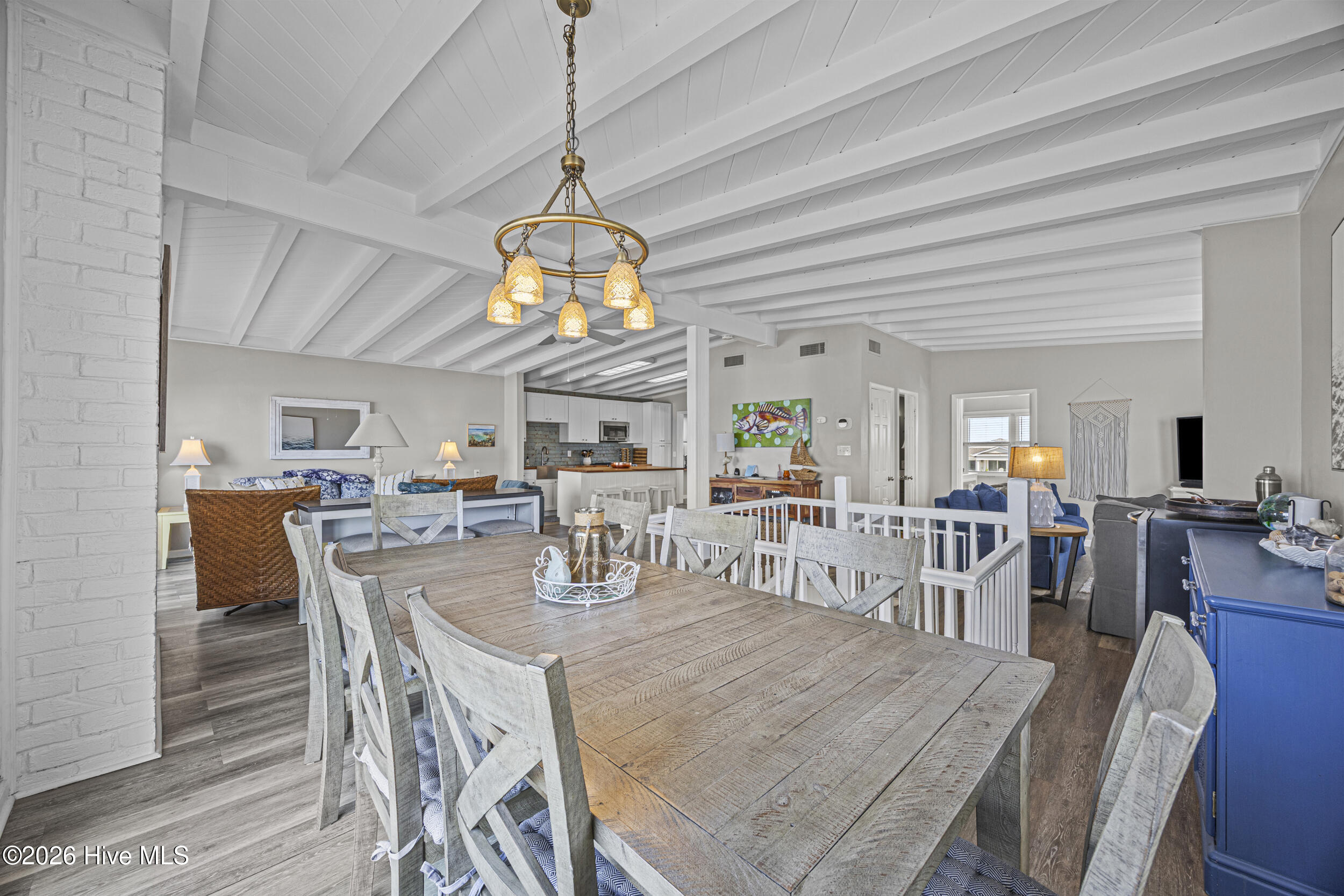 100568545 | Photo 29