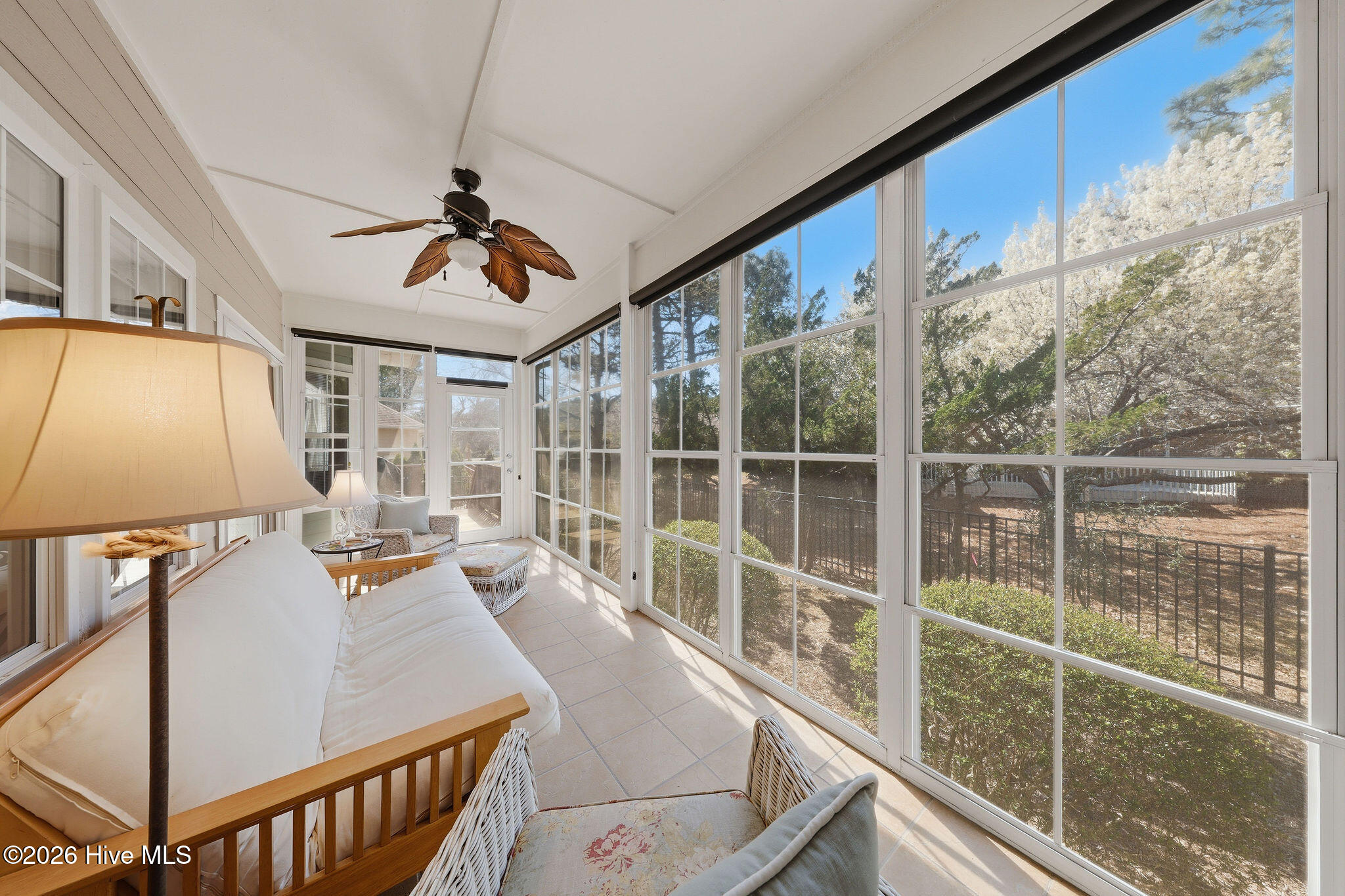 100560993 | Photo 13