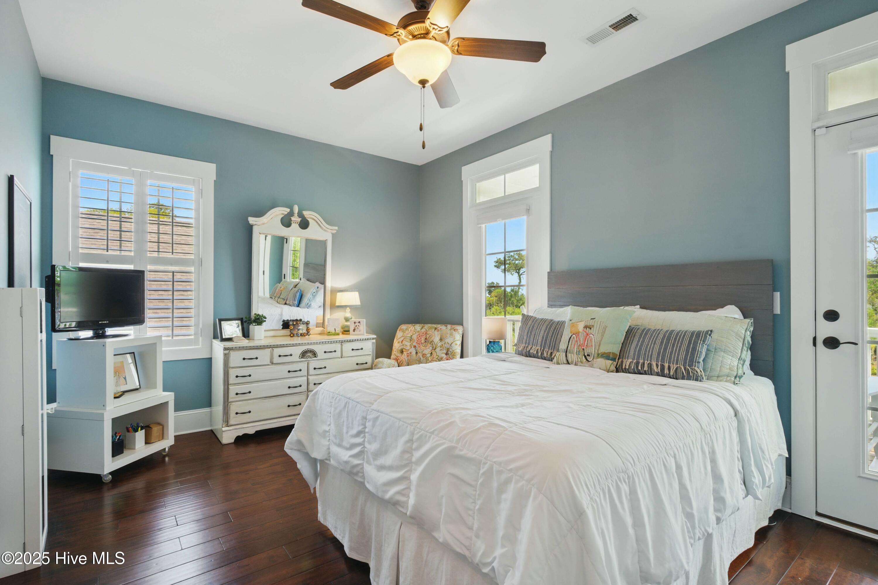 100503387 | Photo 33