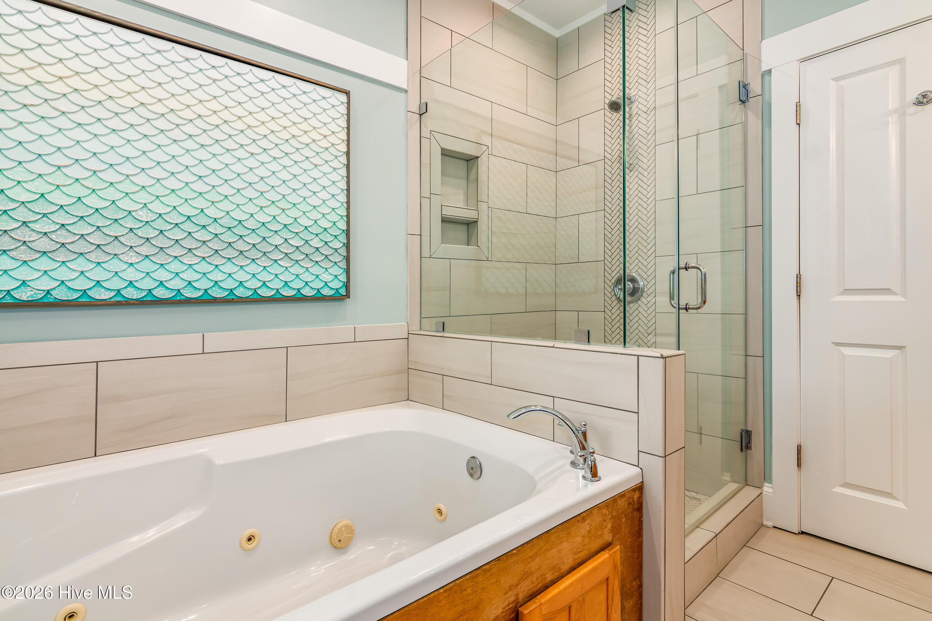 100565822 | Photo 43