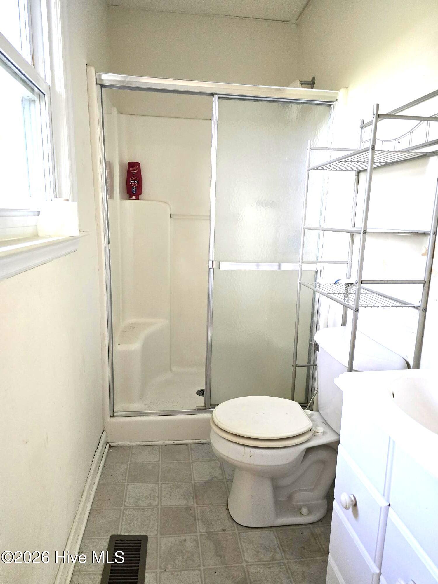 100567679 | Photo 14