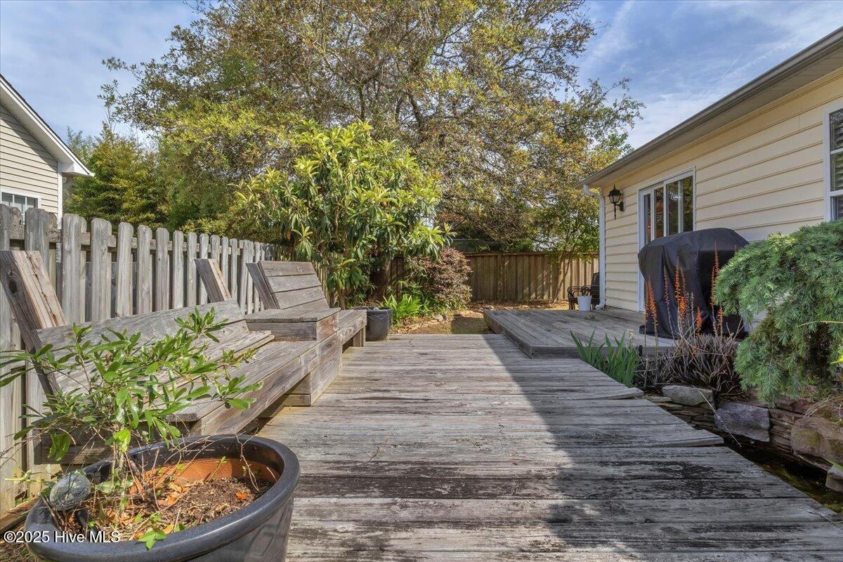 100549316 | Photo 19