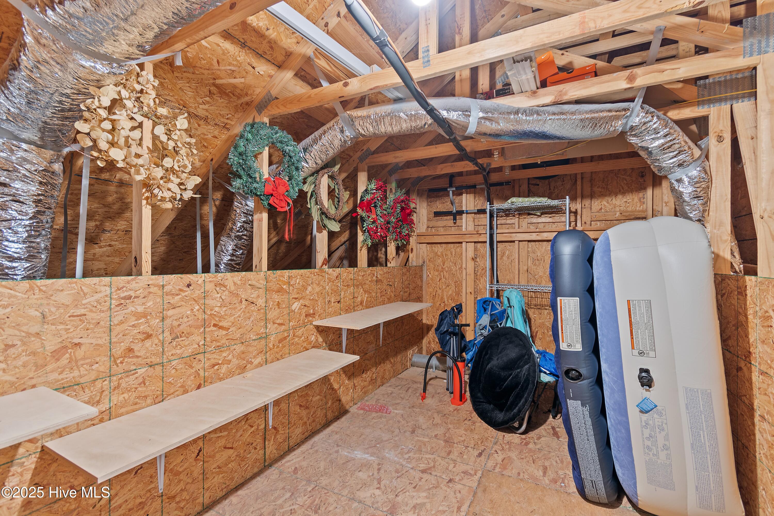 100540174 | Photo 30