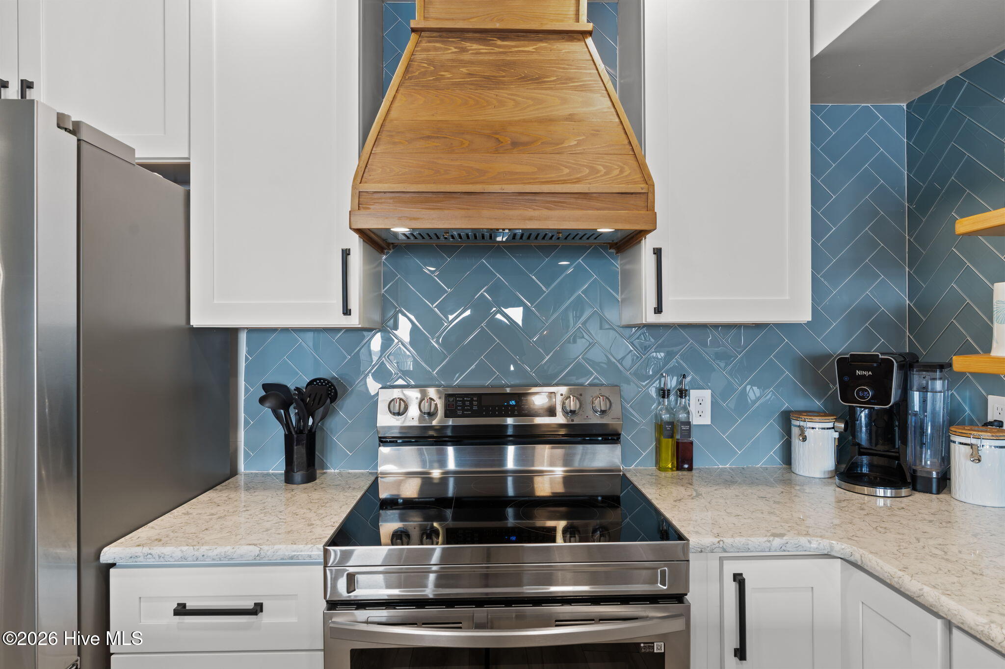 100548962 | Photo 13