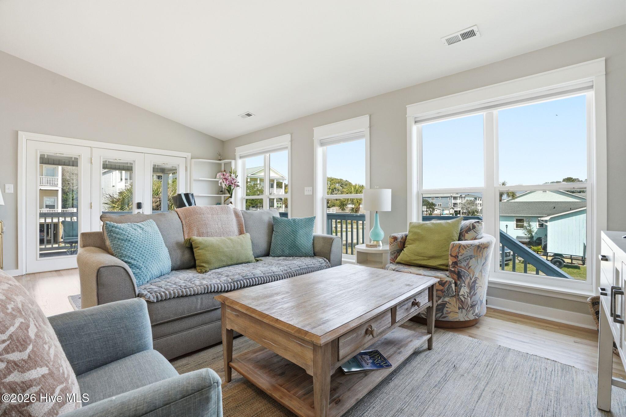 100558561 | Photo 21