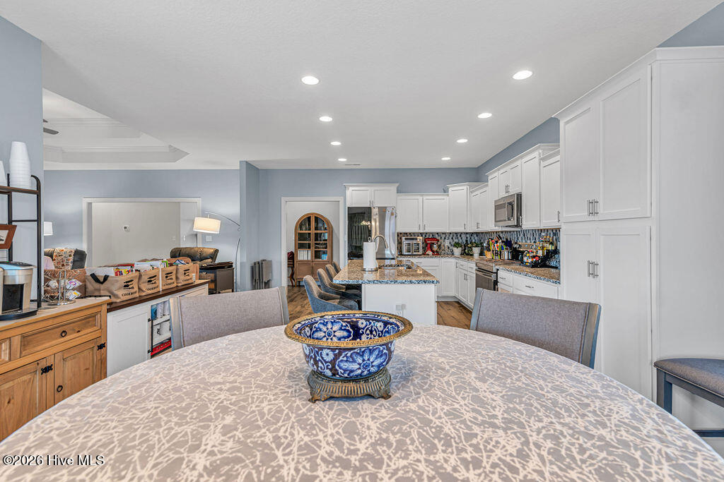 100549970 | Photo 20