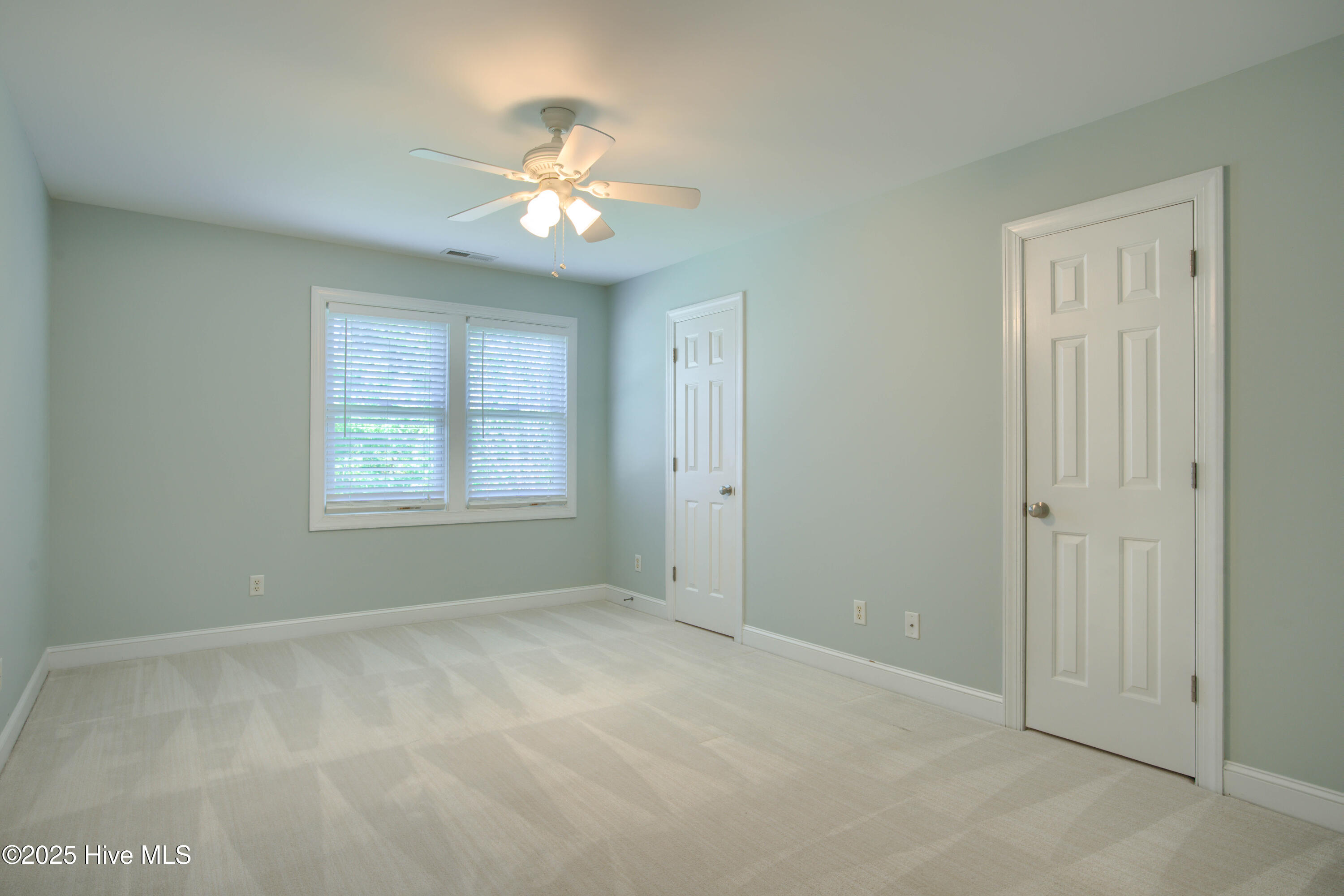 100515655 | Photo 31