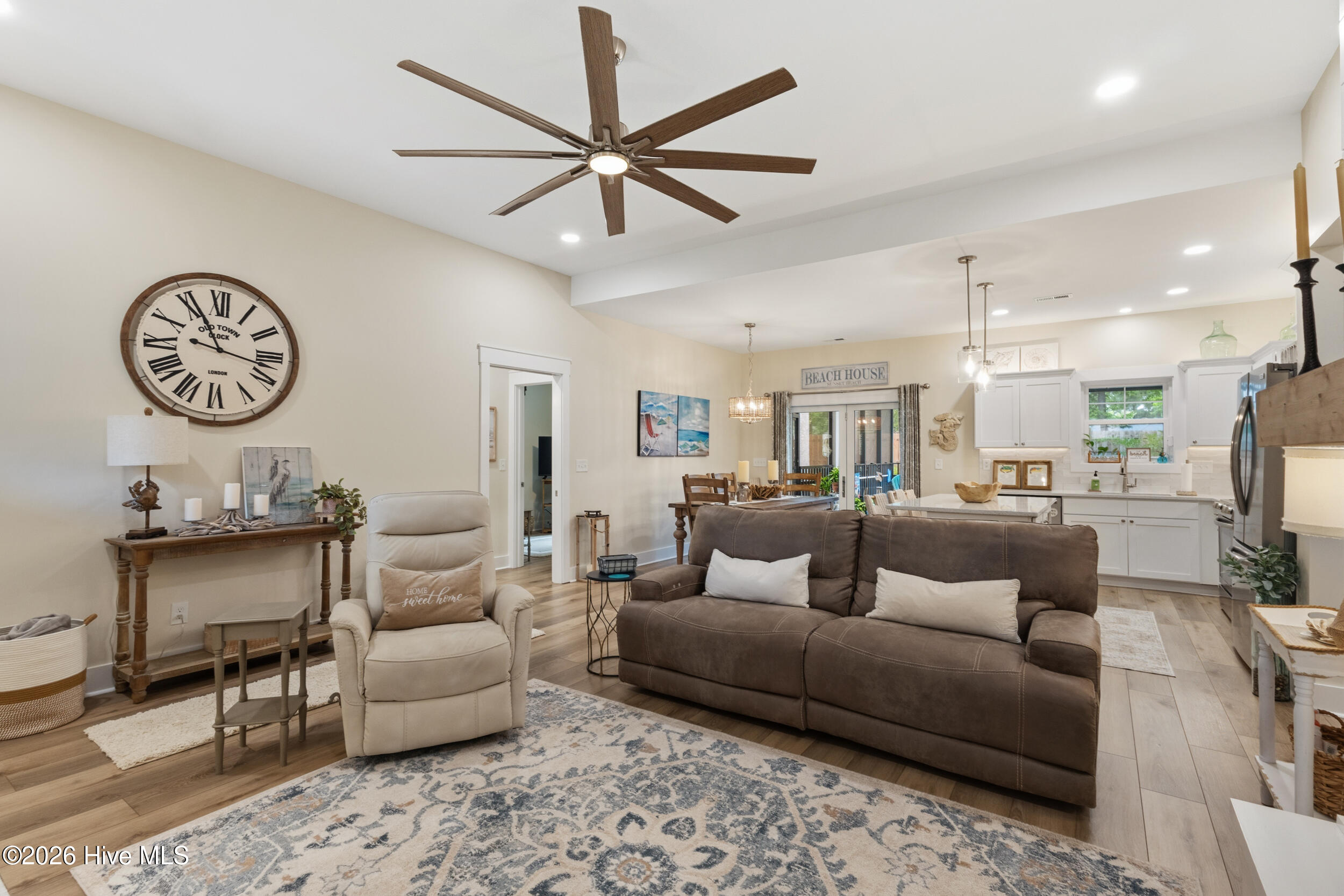 100574520 | Photo 13