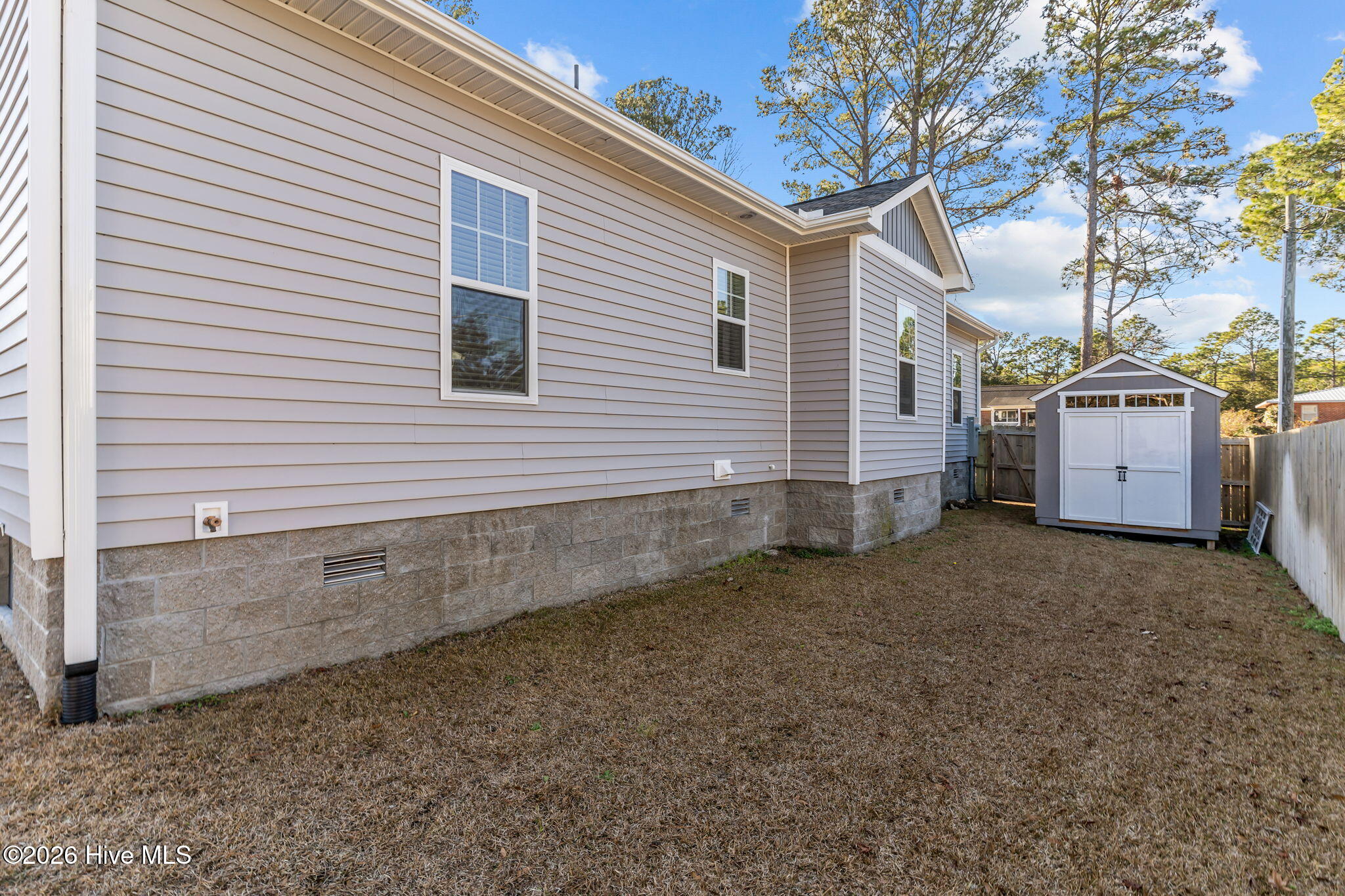 100548399 | Photo 47