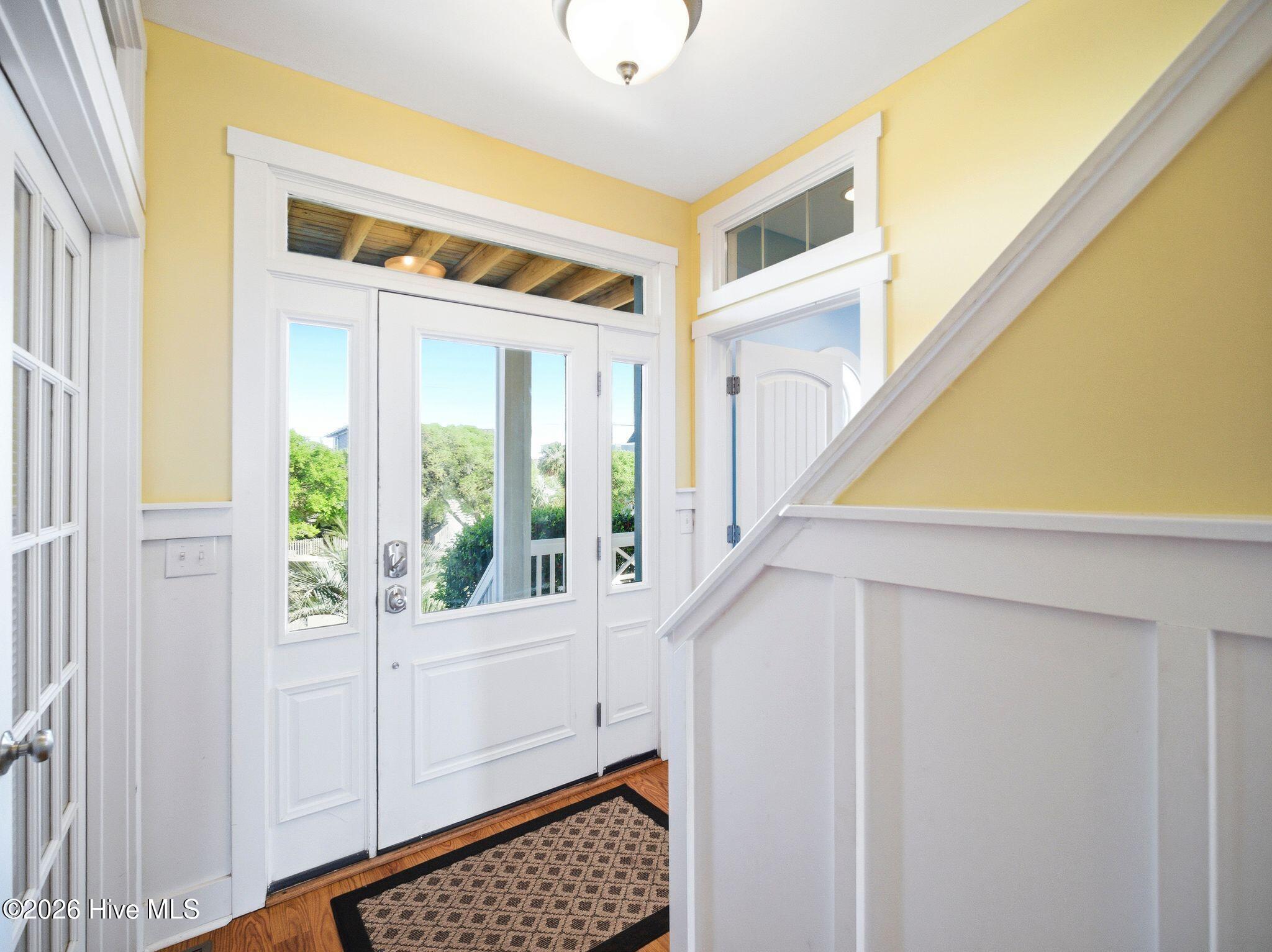 100569349 | Photo 33