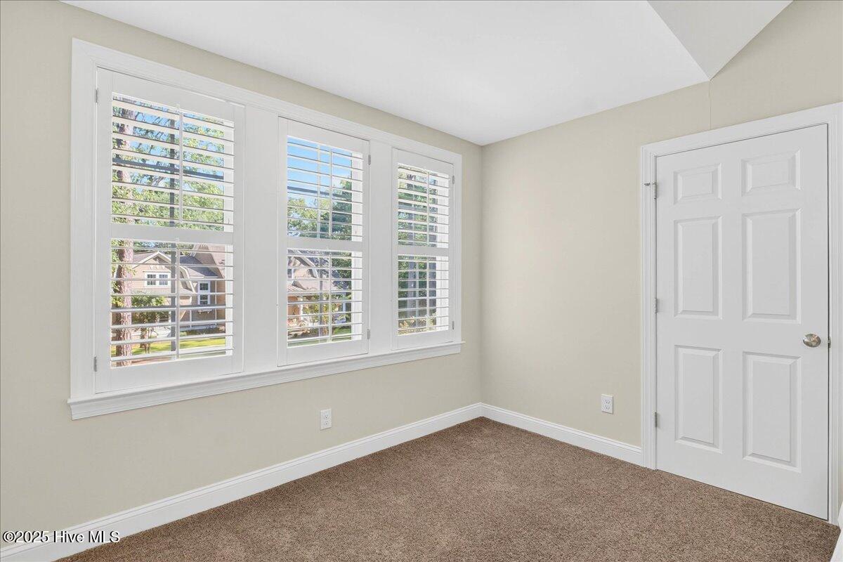 100530604 | Photo 83