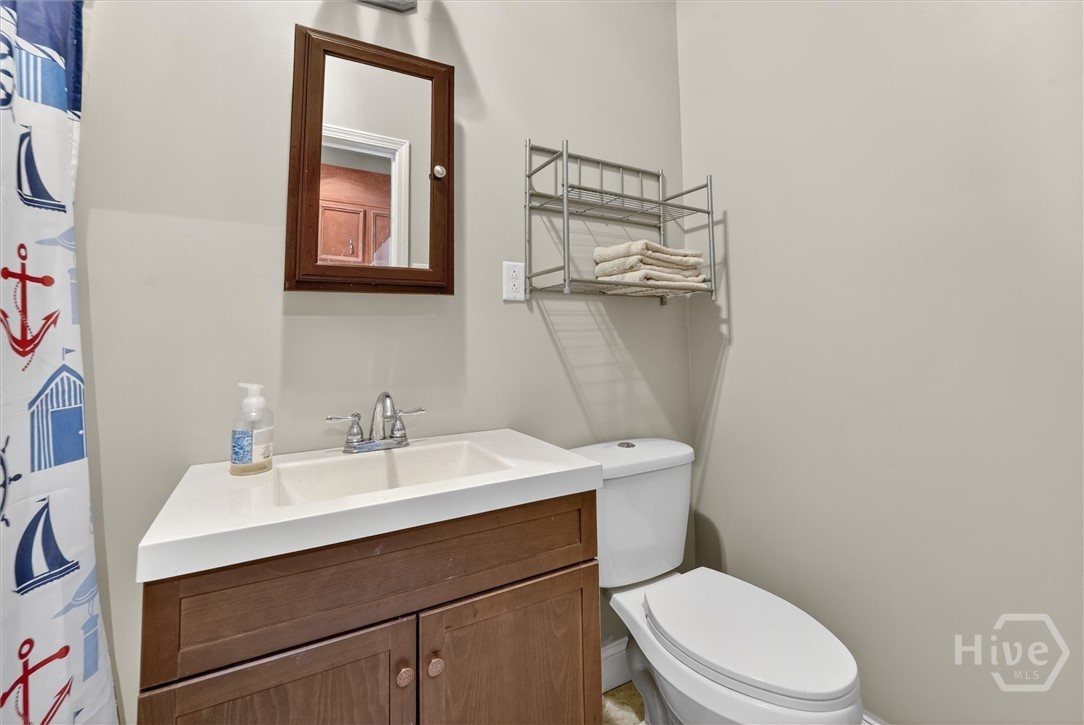 Efficiency apartment bath