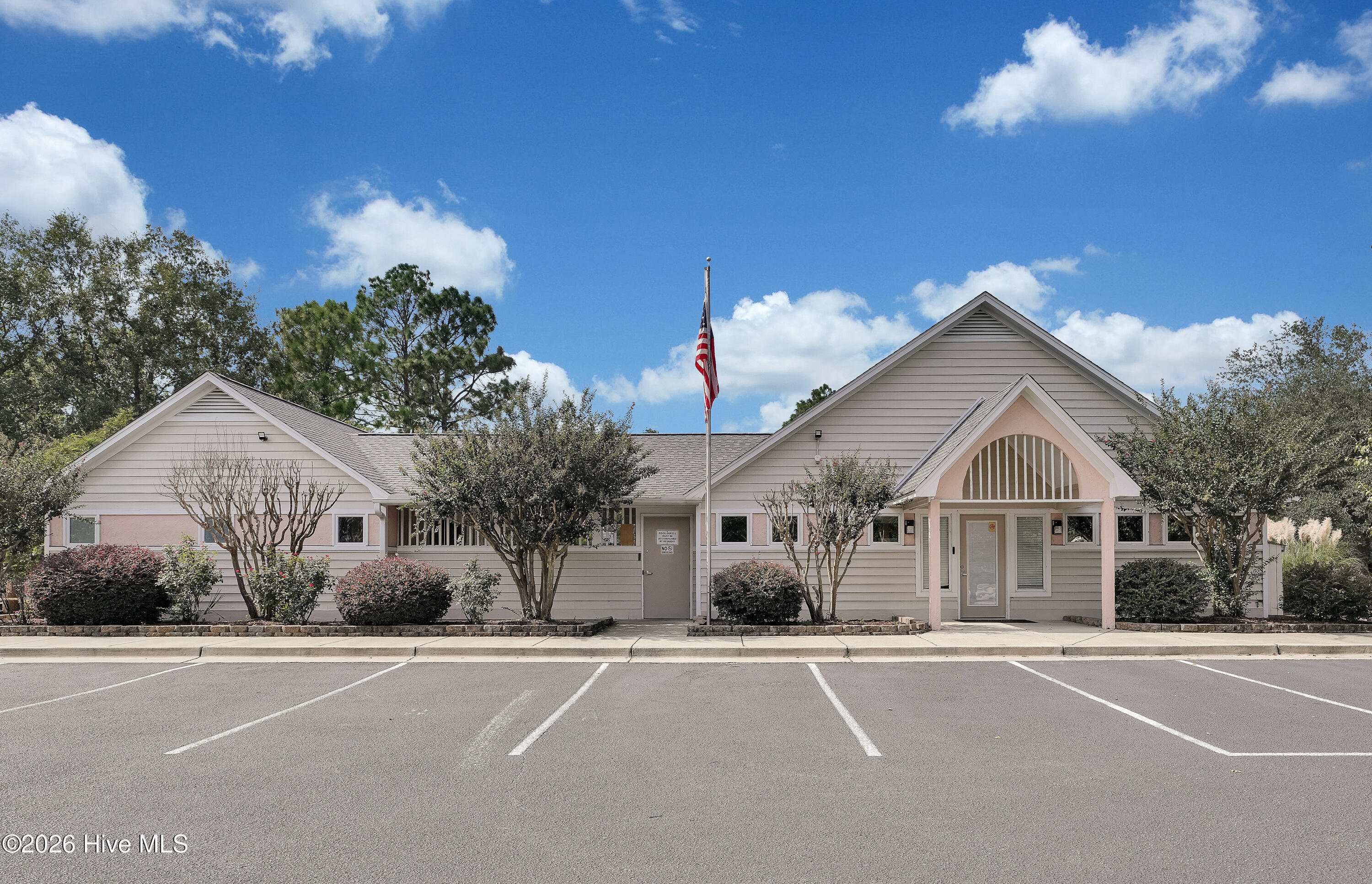 100550407 | Photo 39