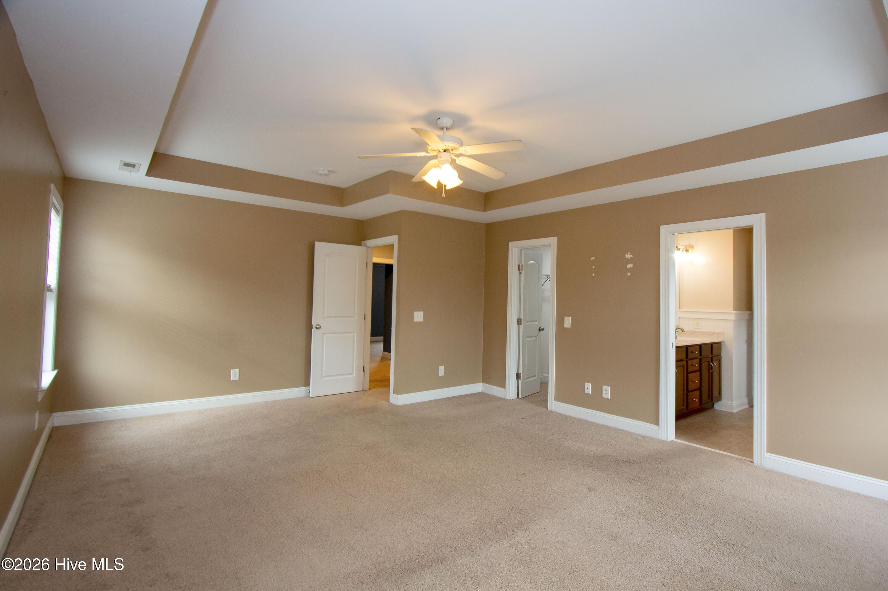 100555872 | Photo 30