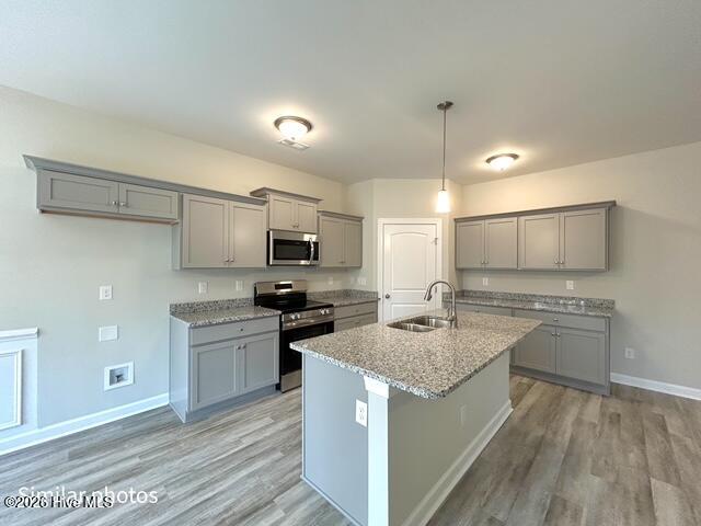 100563430 | Photo 24