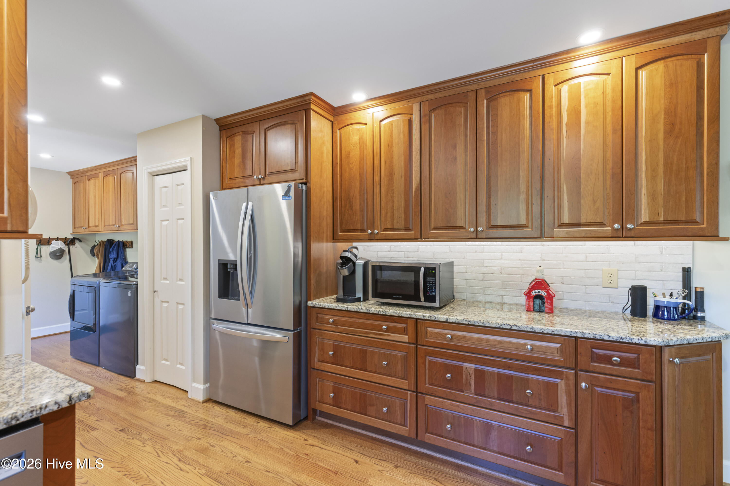 100569579 | Photo 42