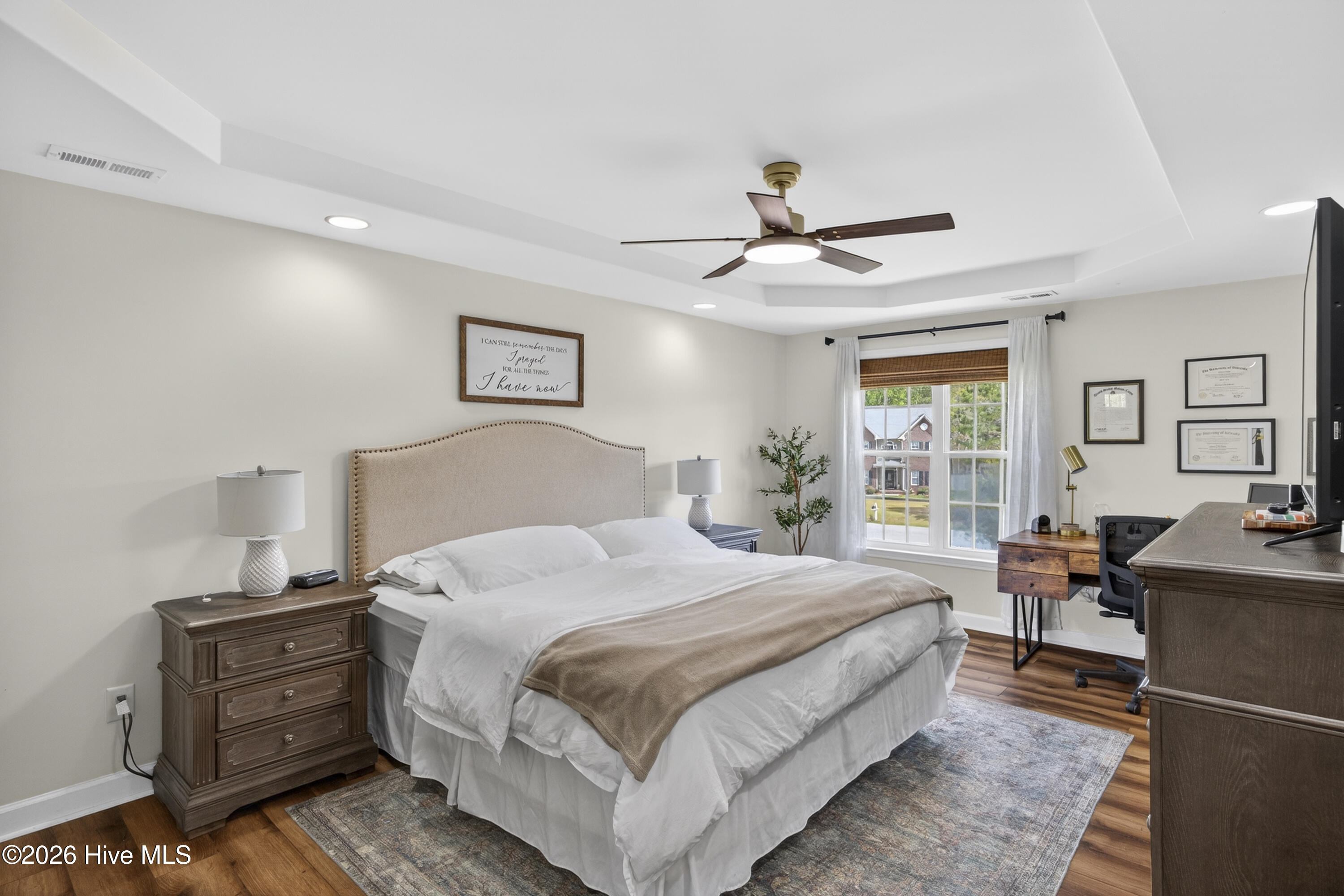 100565225 | Photo 44