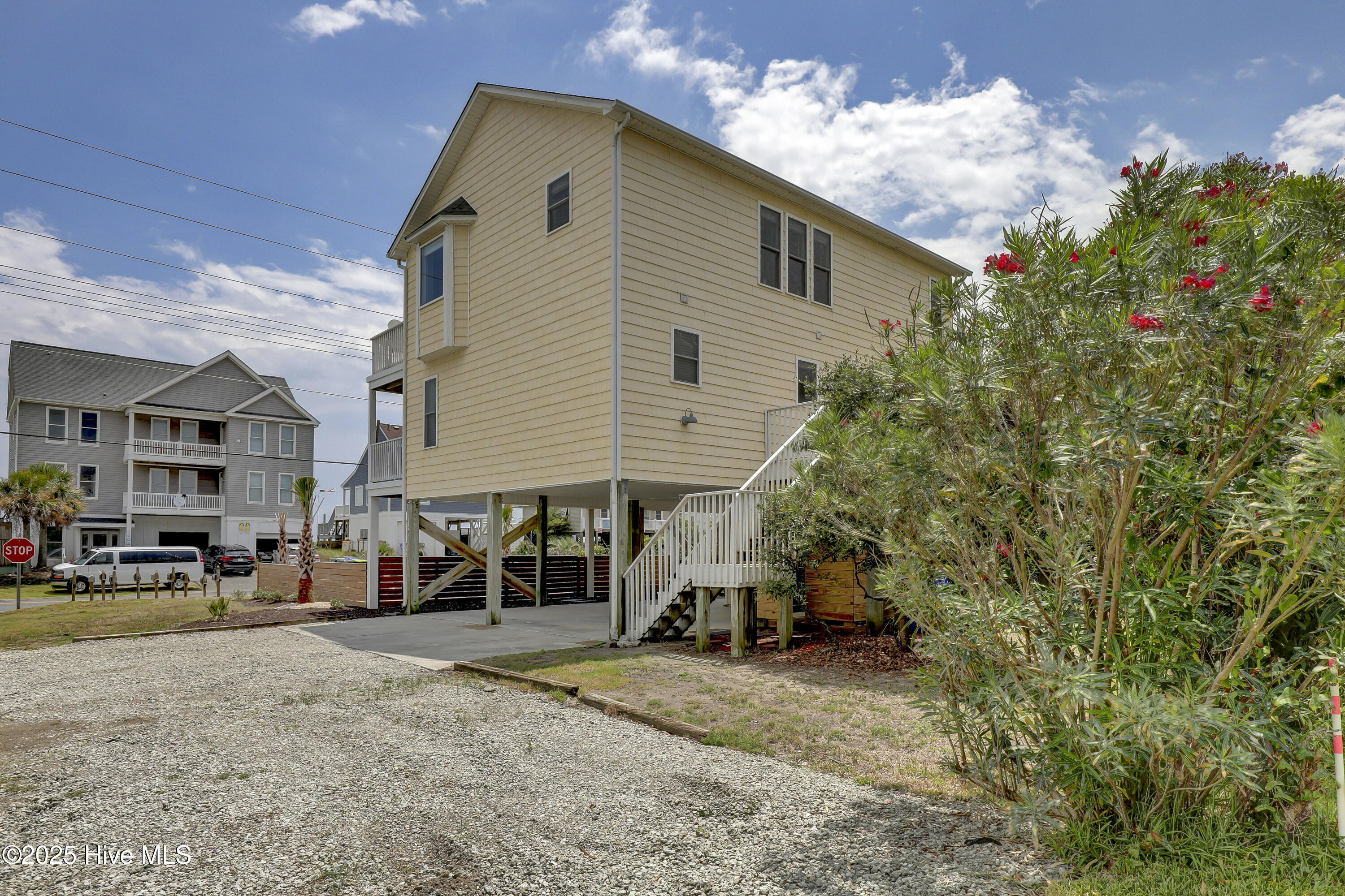 100521300 | Photo 45