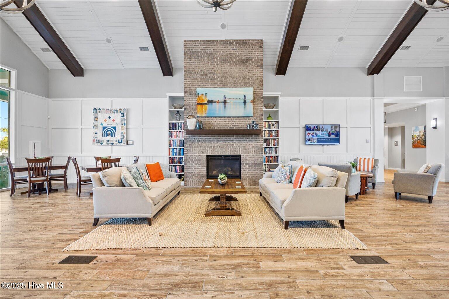 100509338 | Photo 51