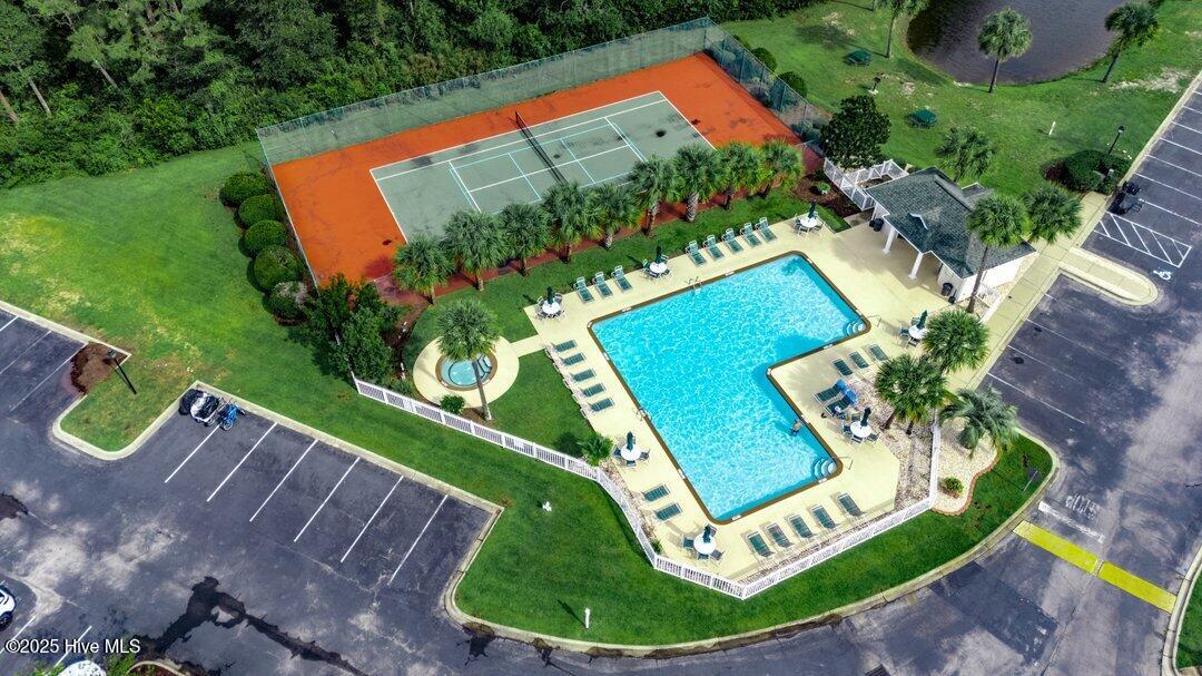 100528318 | Photo 28