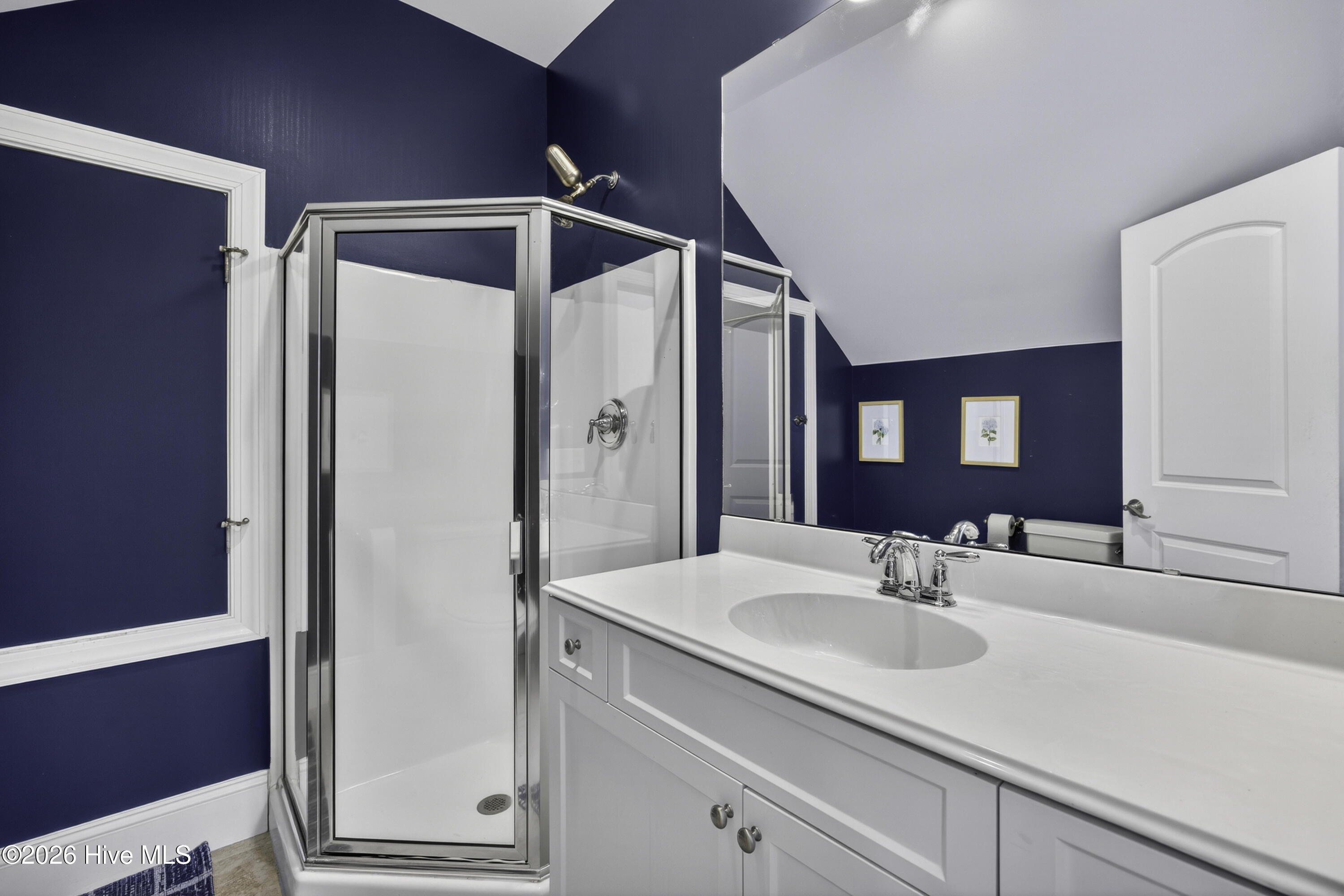 100564665 | Photo 36