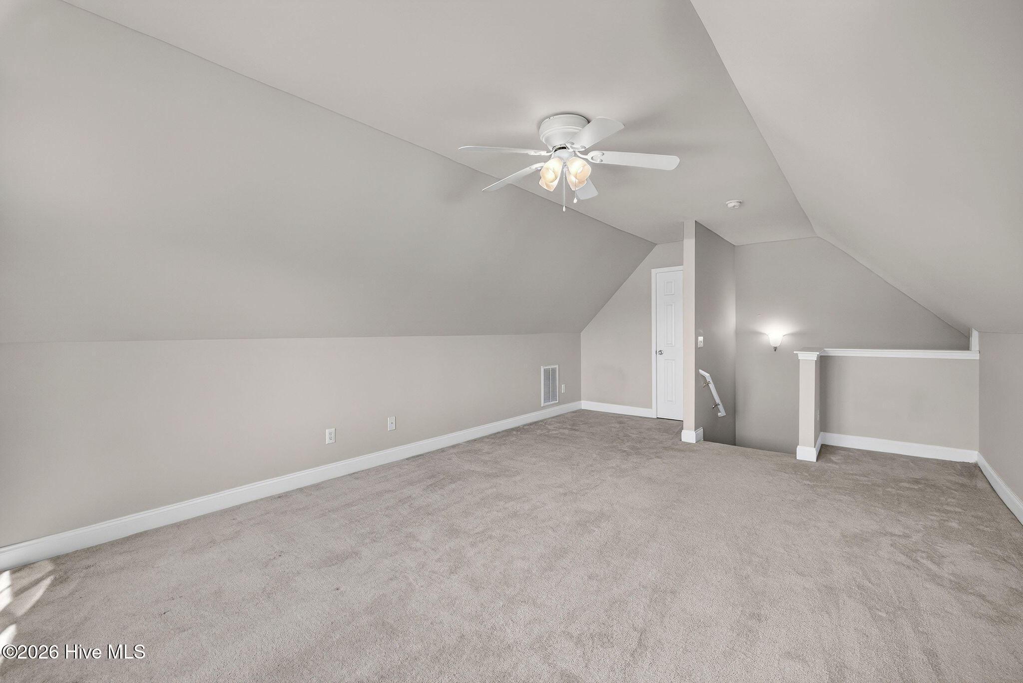 100567881 | Photo 33