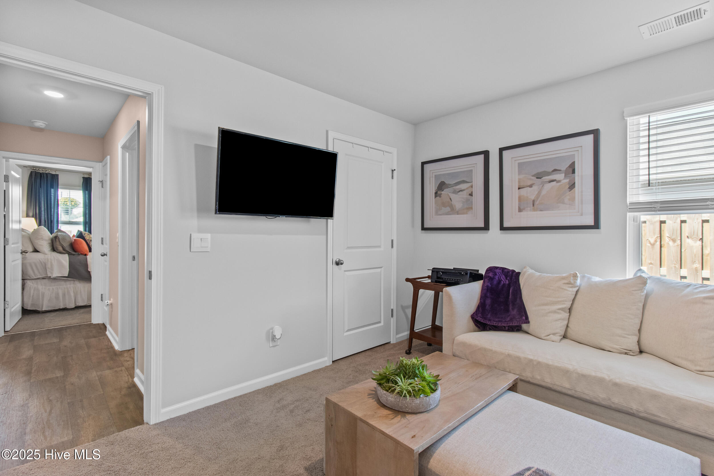 100533883 | Photo 30