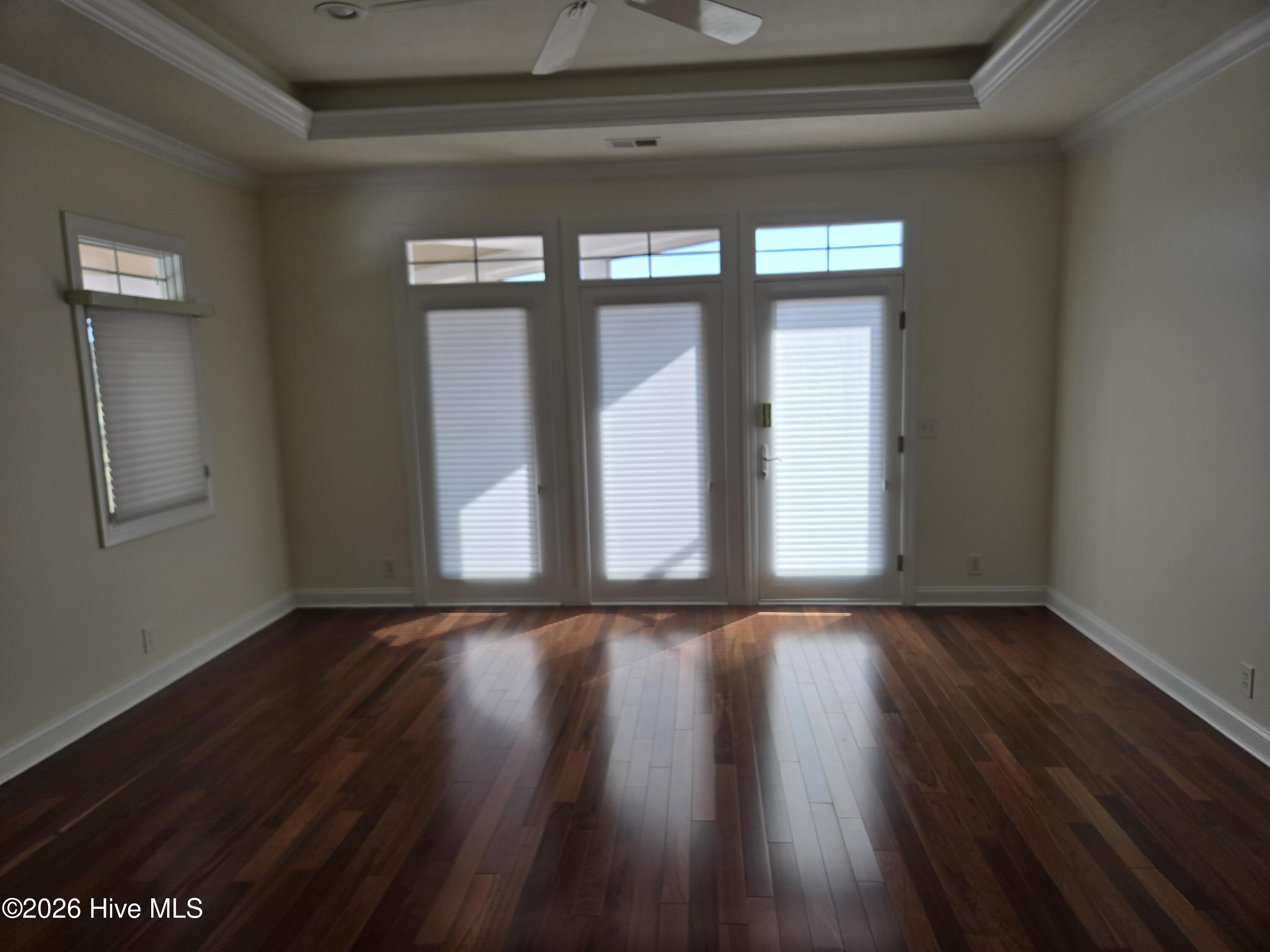 100545211 | Photo 36