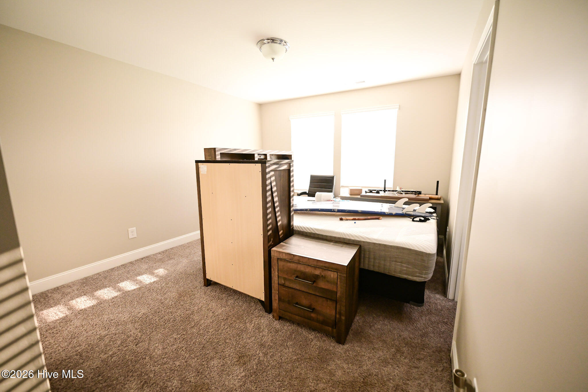 100570213 | Photo 23