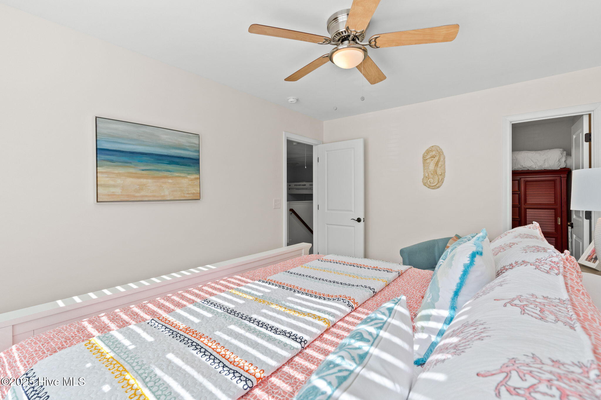 100543770 | Photo 33