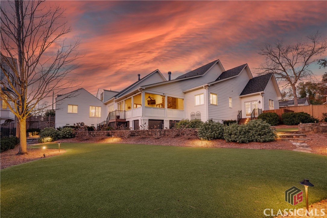 577 Cloverhurst Avenue W