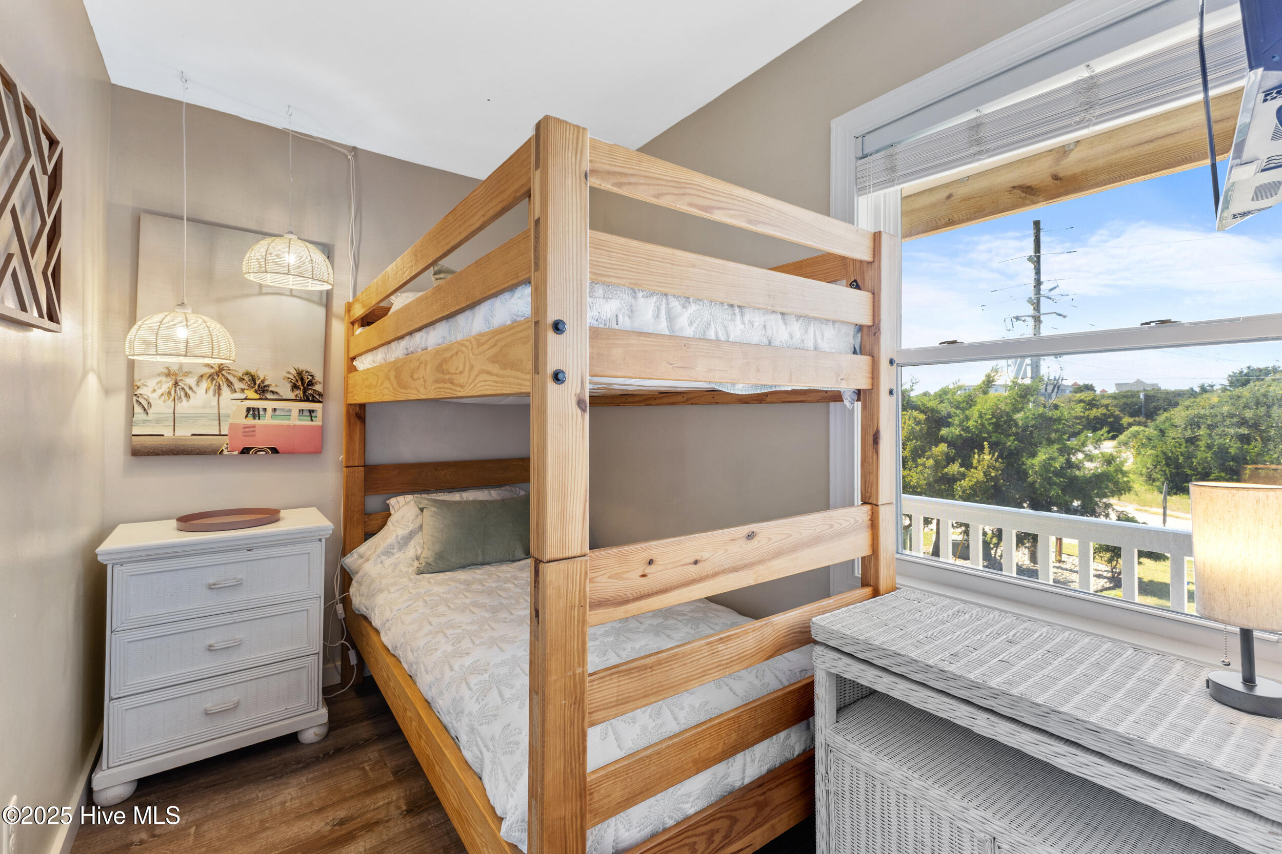 100532541 | Photo 39