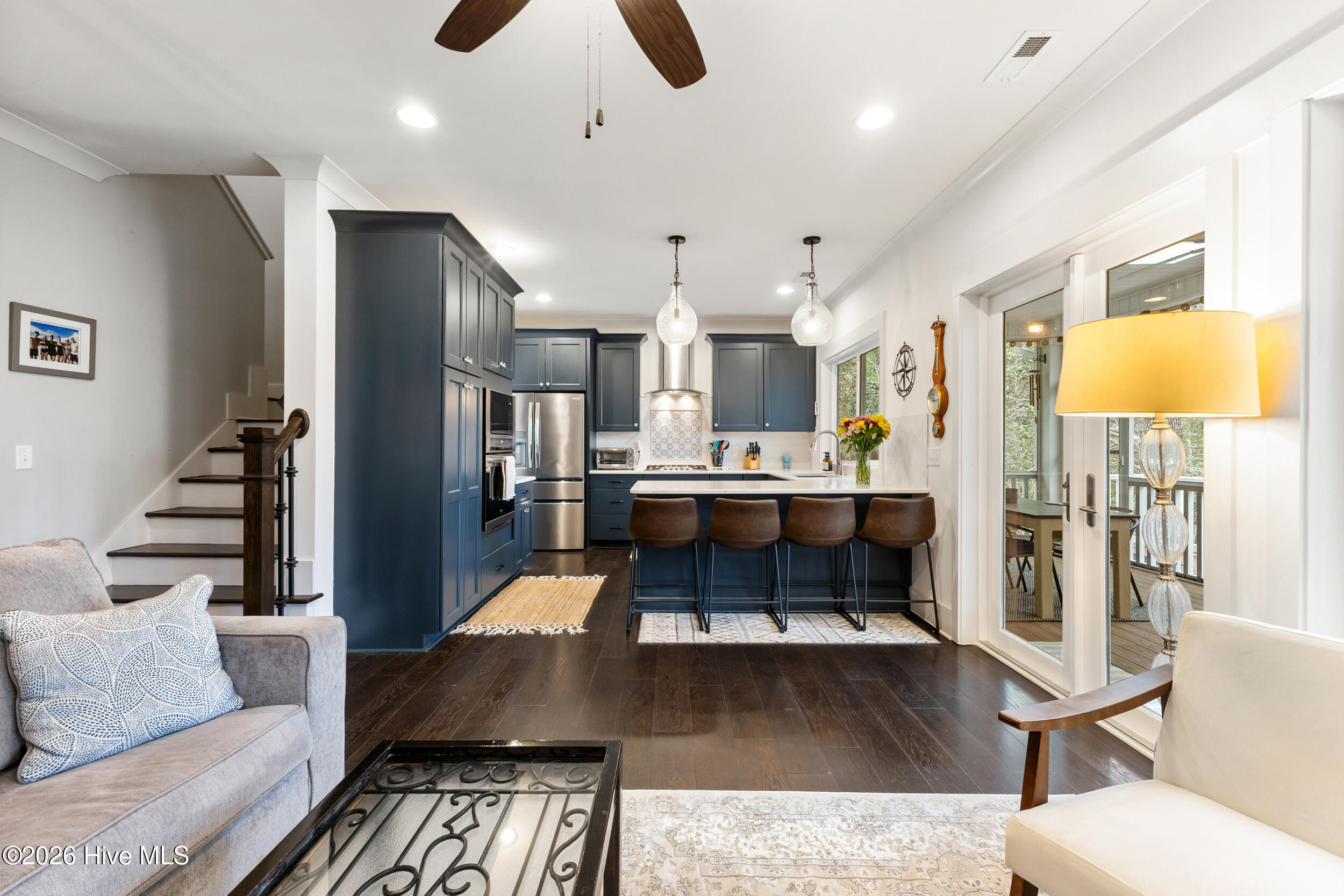 100558084 | Photo 13