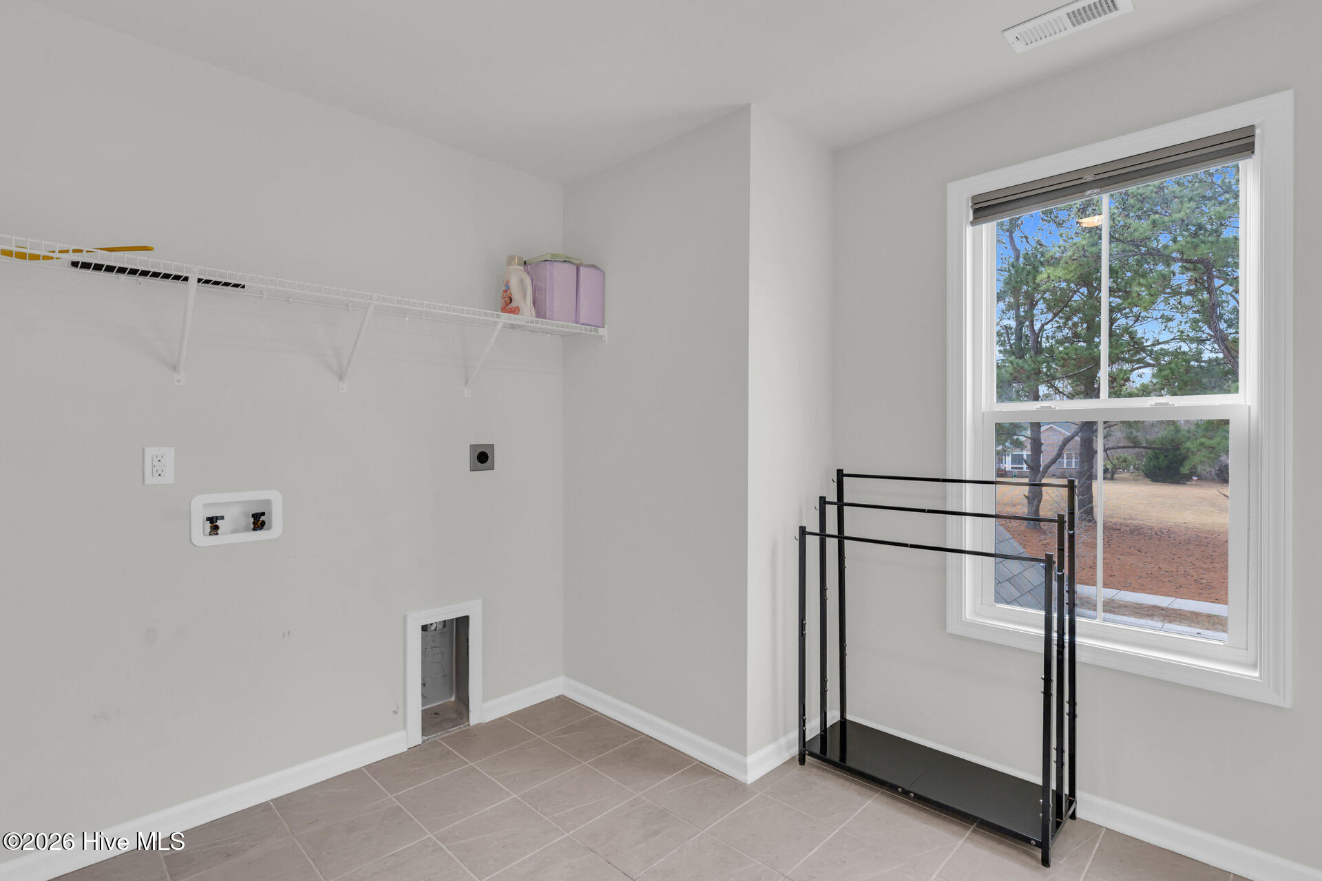 100549355 | Photo 30