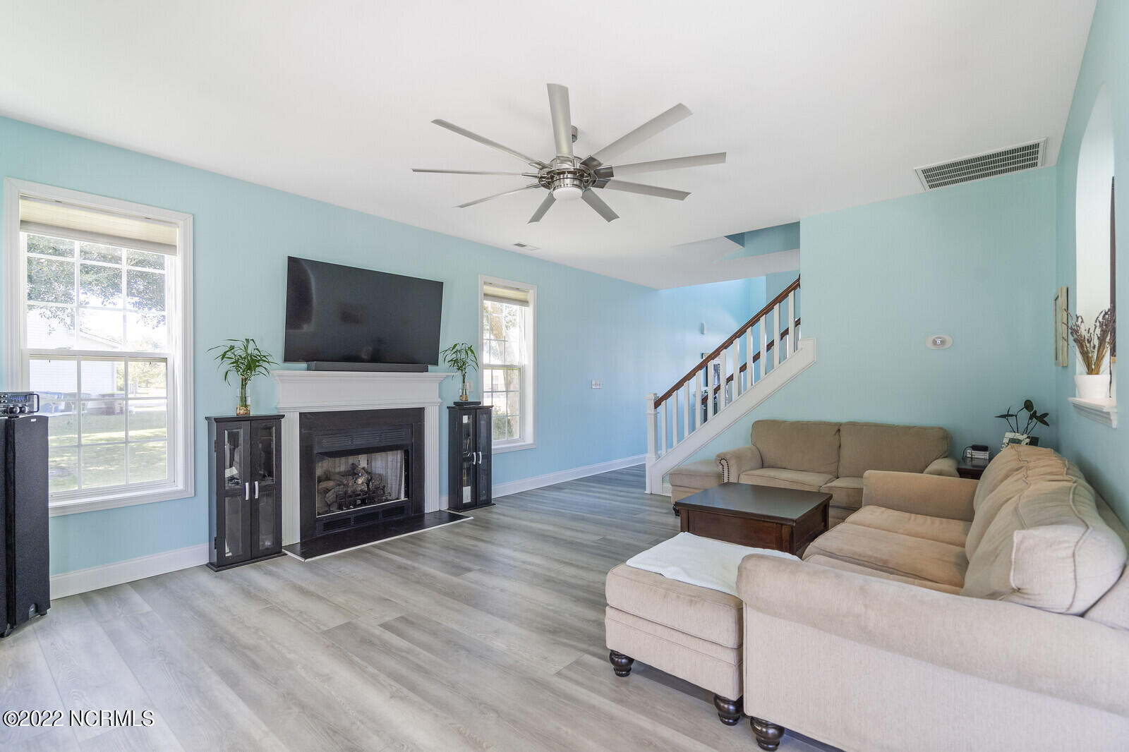 100556304 | Photo 15