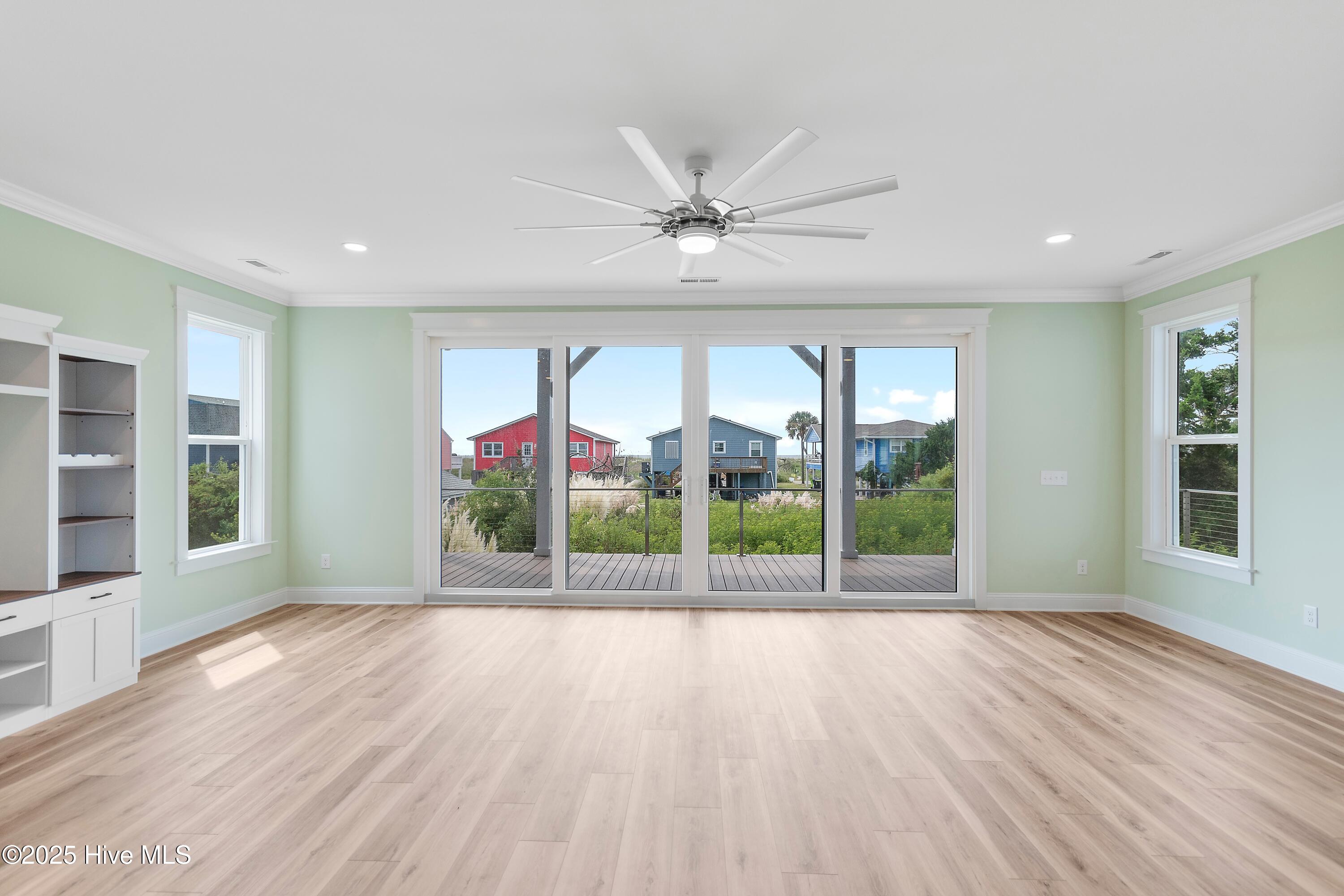 100549252 | Photo 27